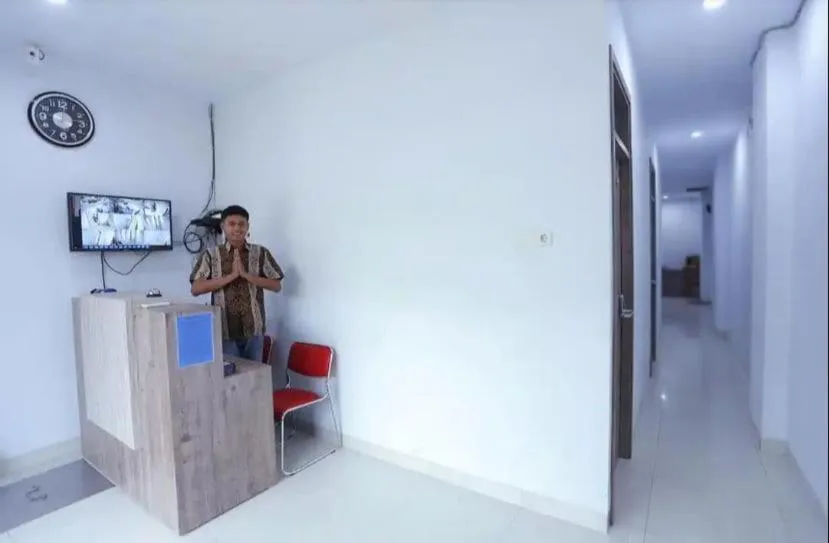 Lobby or reception in OYO Life 92883 Kost Ratana Cengkareng Syariah