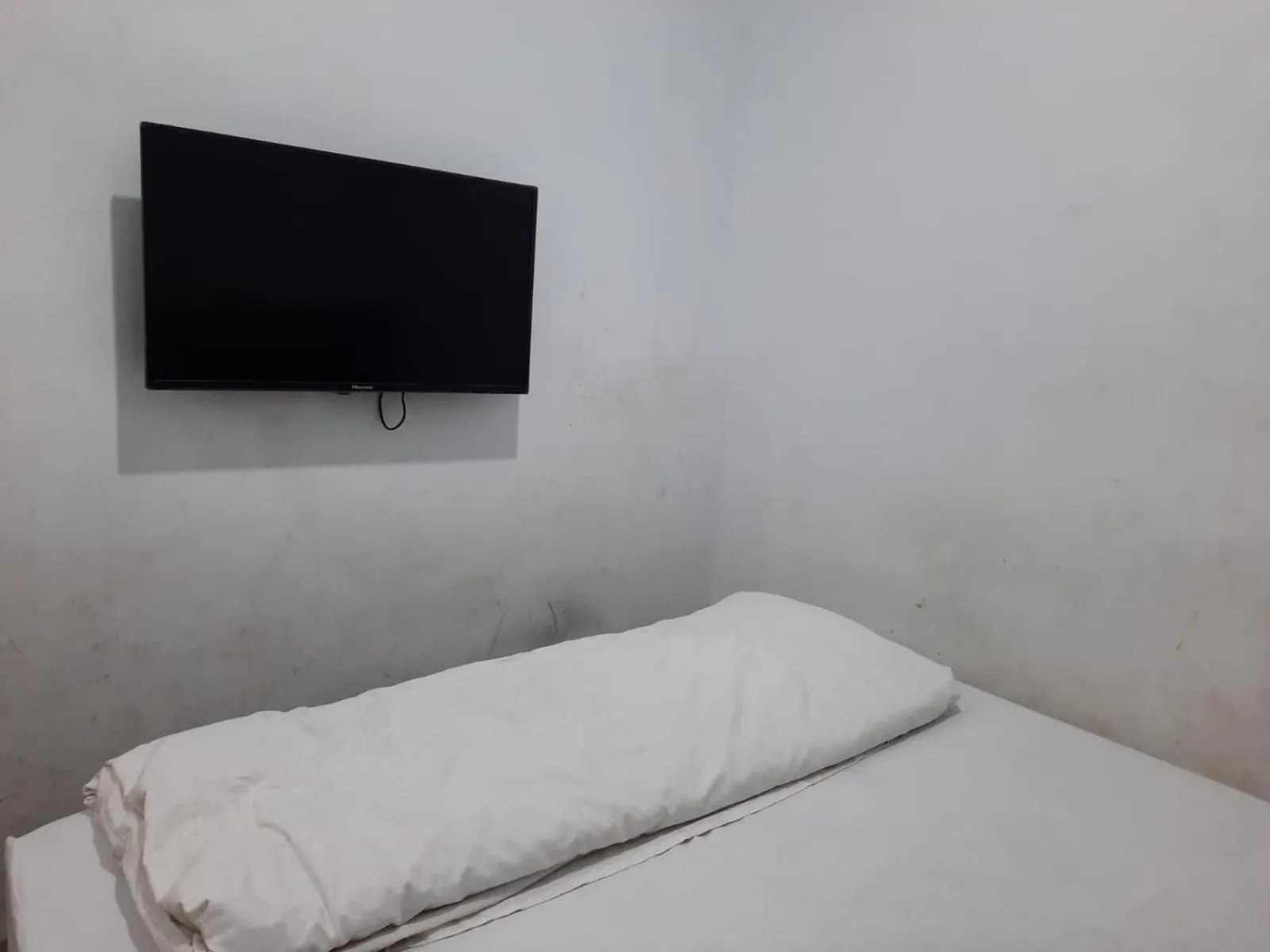 Bedroom, Bed in OYO Life 92883 Kost Ratana Cengkareng Syariah