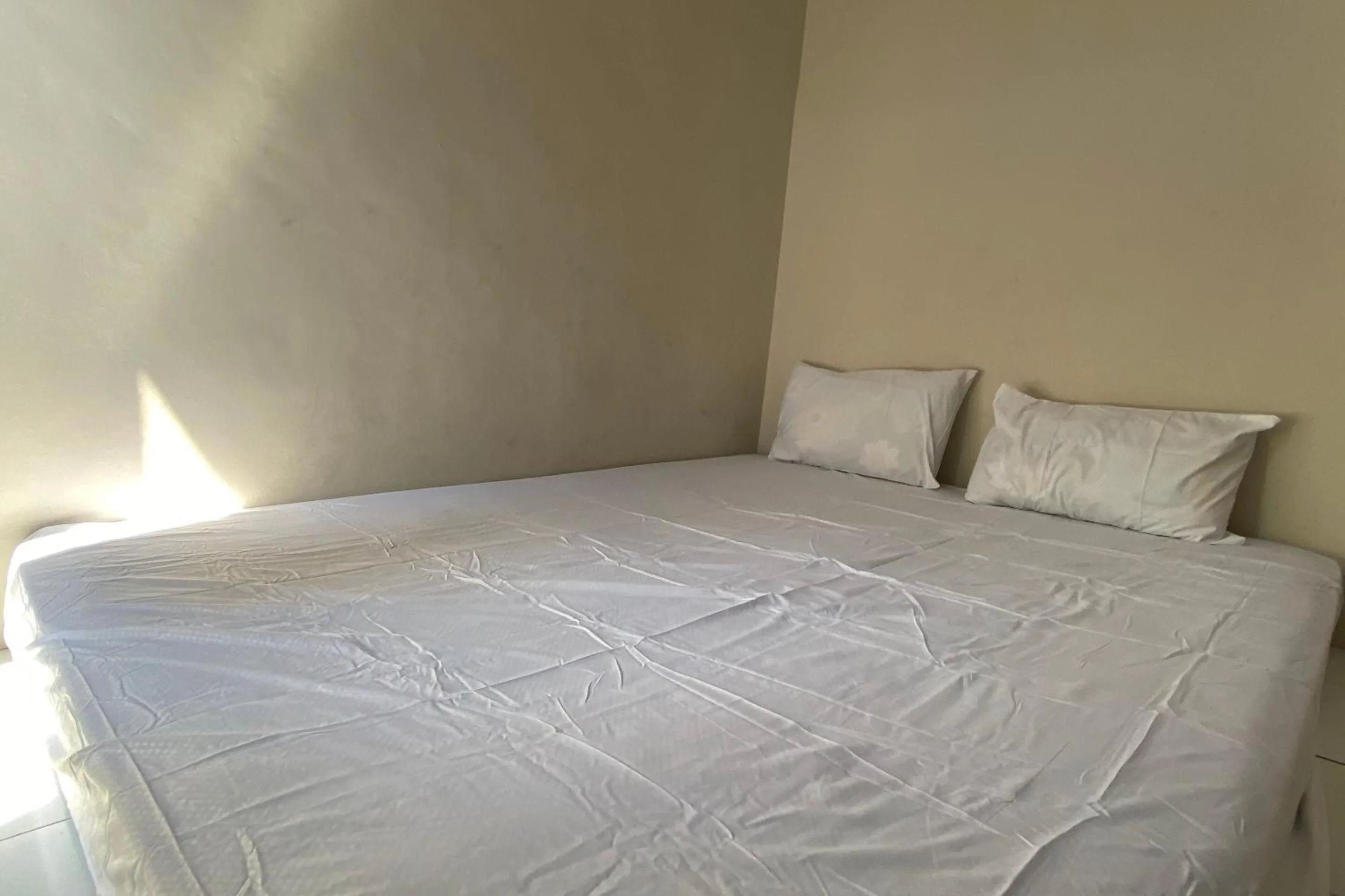 Bedroom, Bed in OYO Life Kos Bu Luh Mangku