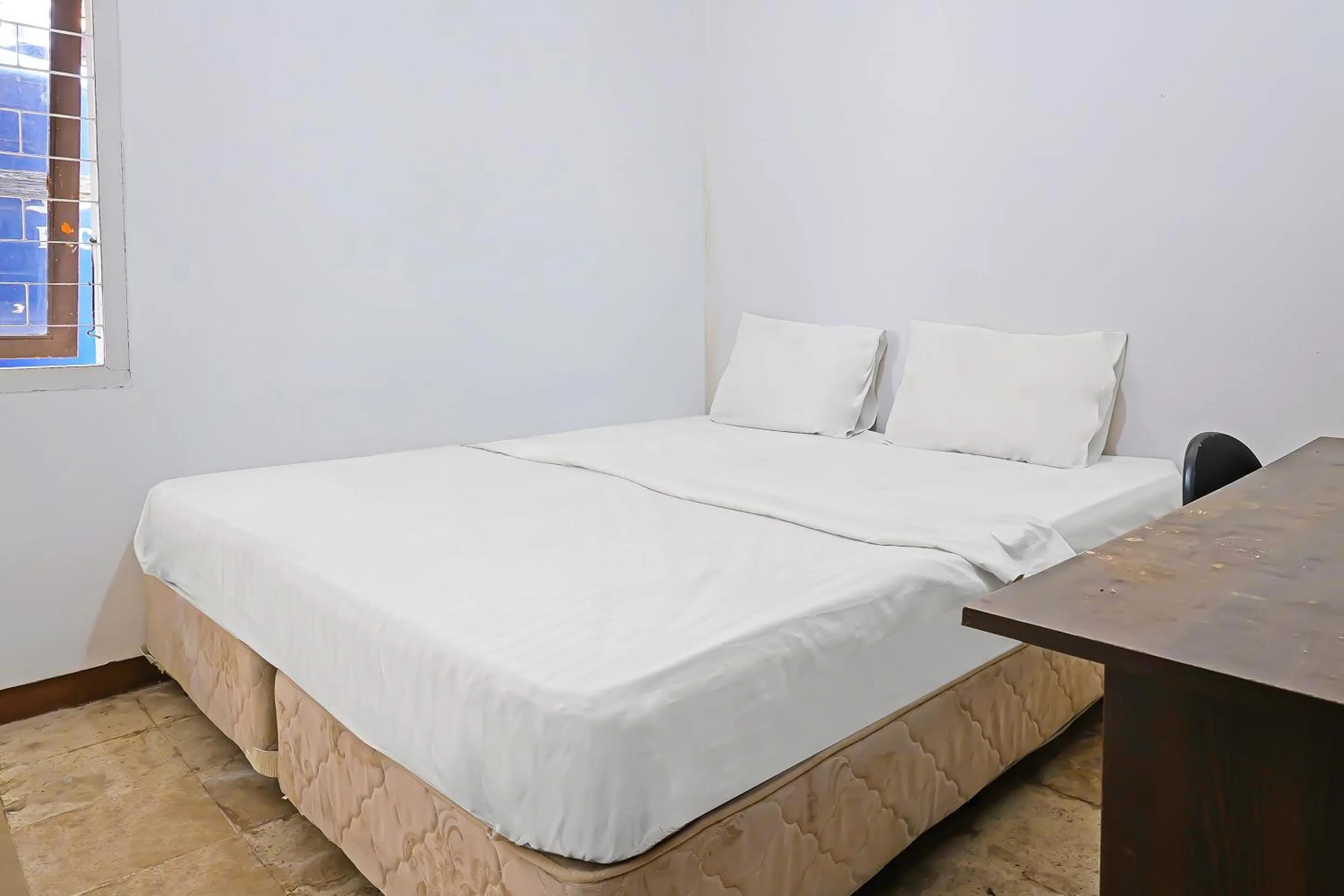 Bedroom, Bed in OYO Life 92835 Maya Adipuri