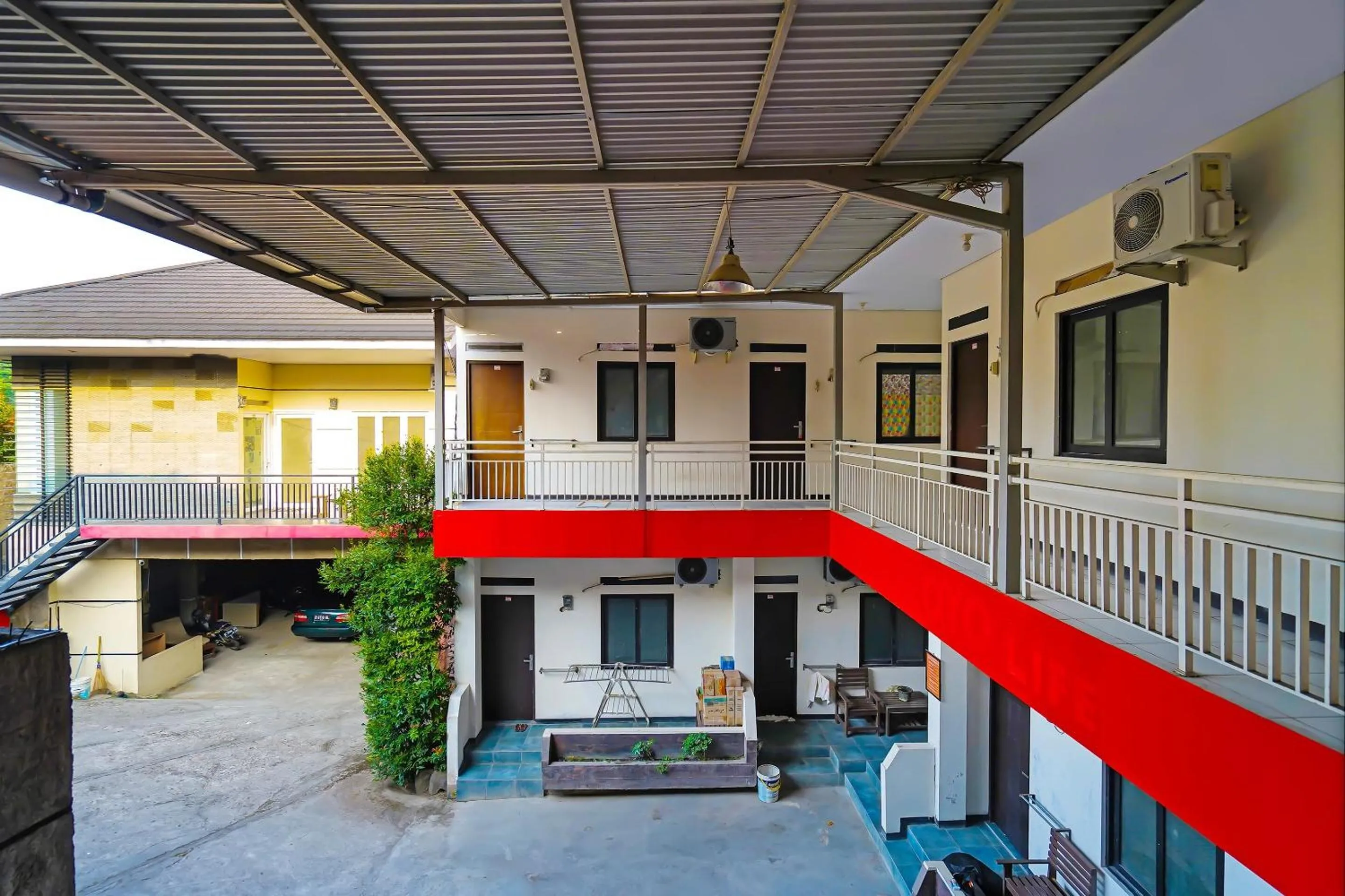 Lobby or reception in OYO Life 92641 Guest House Palinggihan Ii