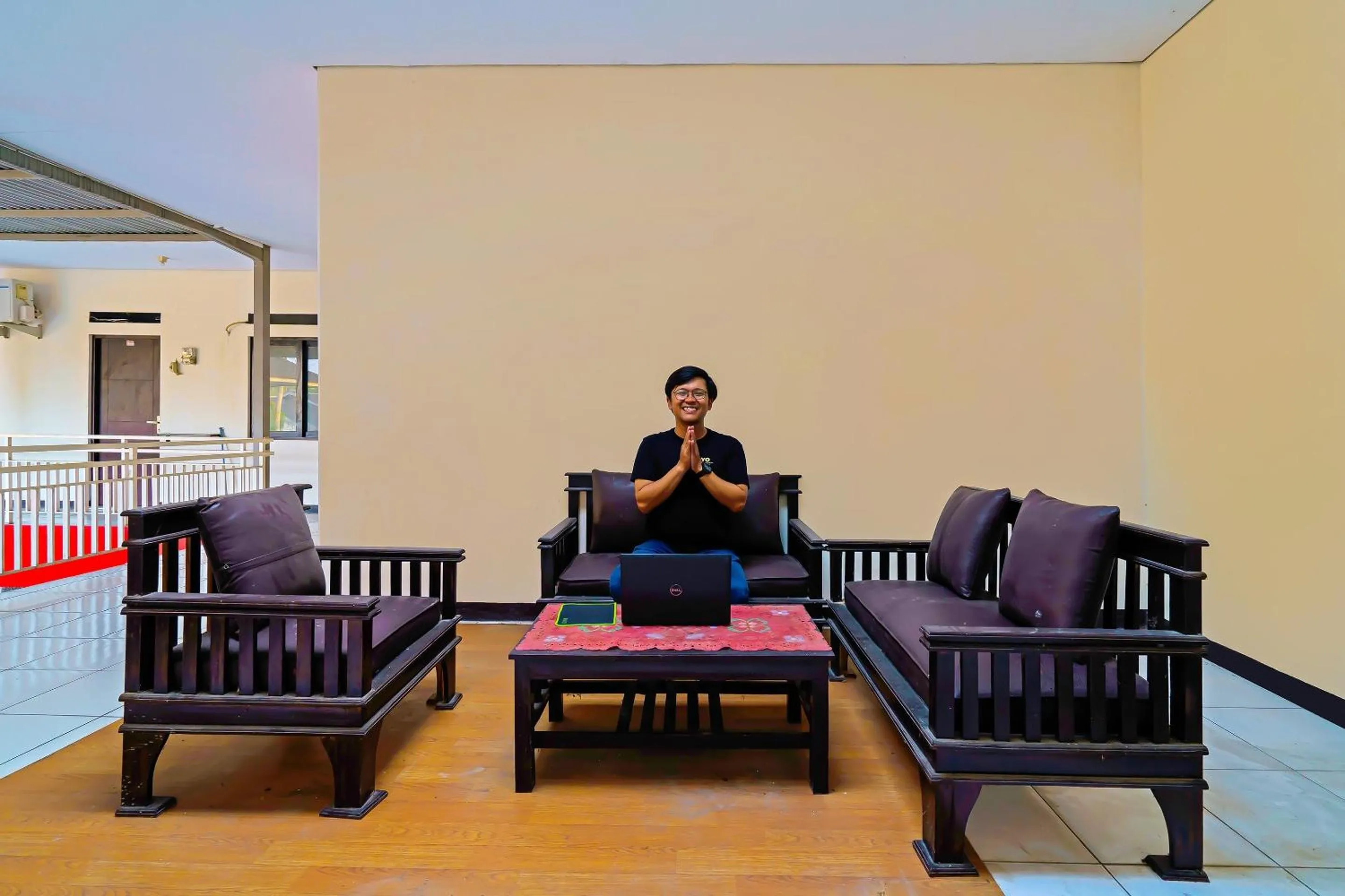 Lobby or reception in OYO Life 92641 Guest House Palinggihan Ii