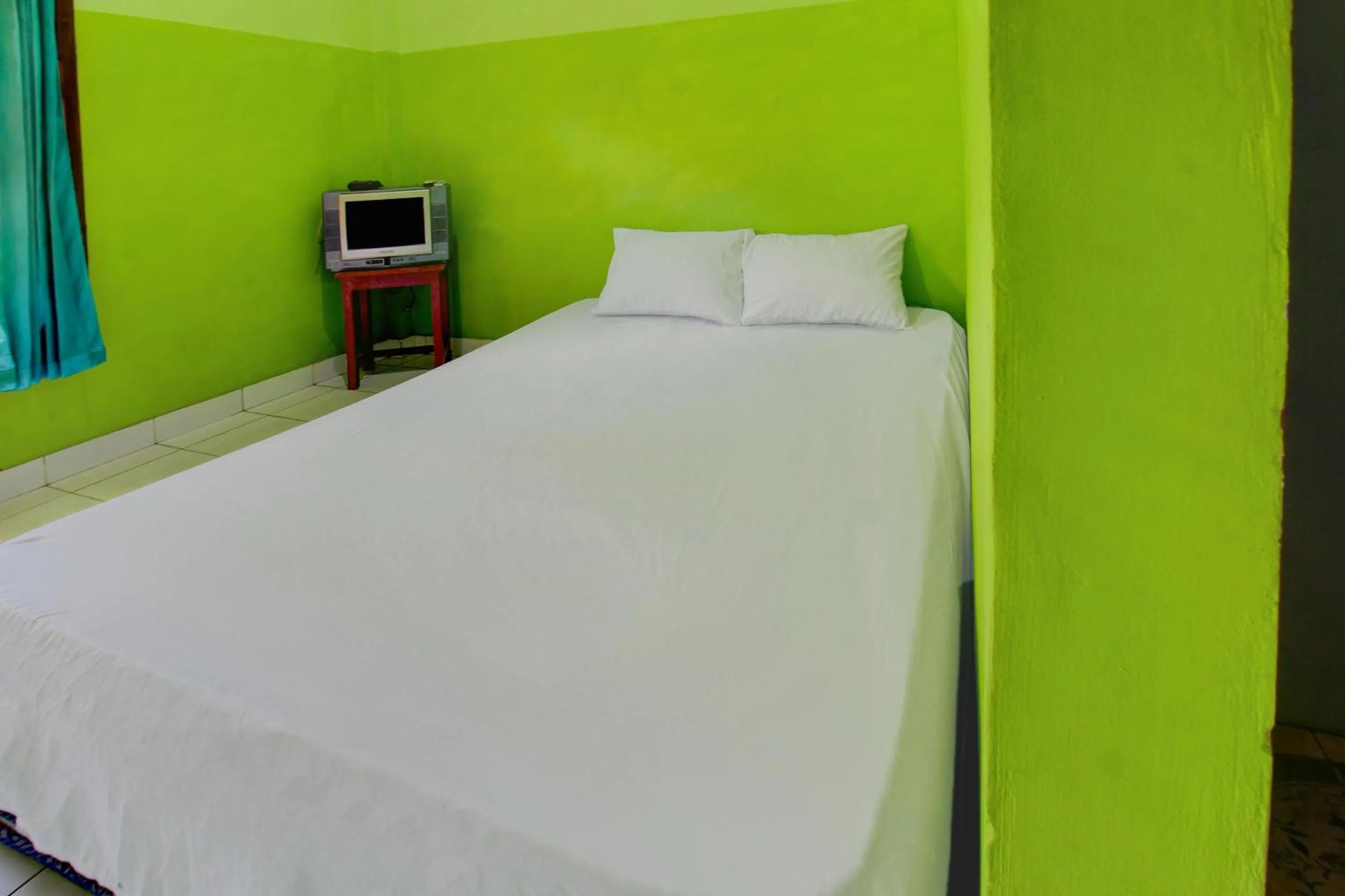 Bedroom, Bed in OYO Life 92829 Kos Insan Madani