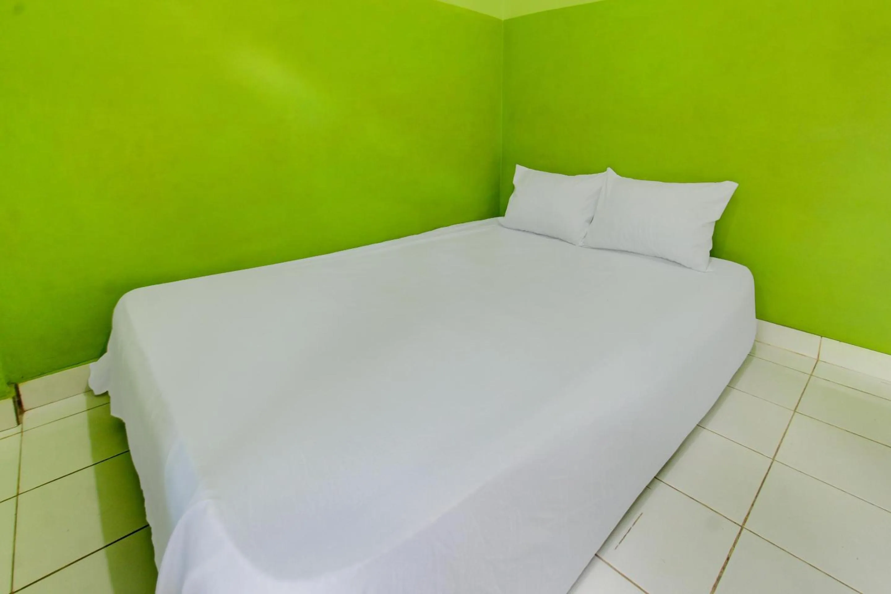 Bedroom, Bed in OYO Life 92829 Kos Insan Madani