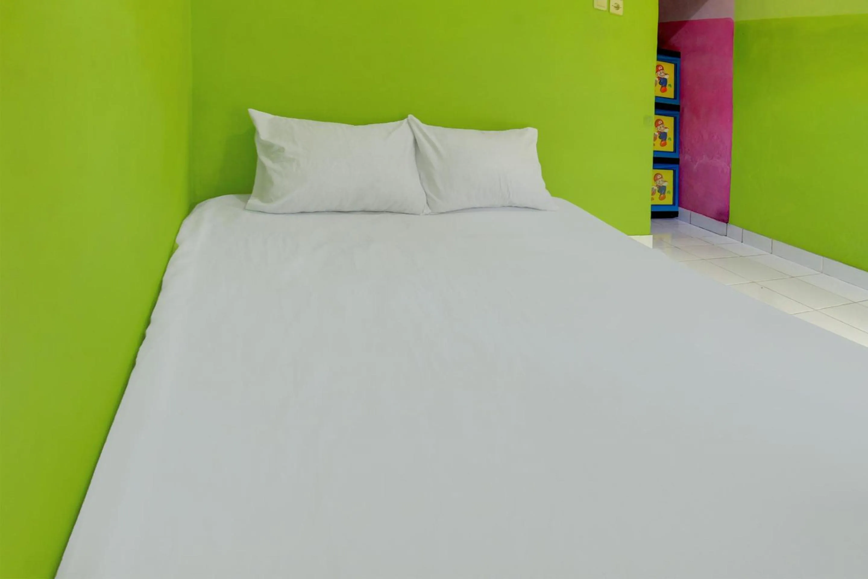 Bedroom, Bed in OYO Life 92829 Kos Insan Madani