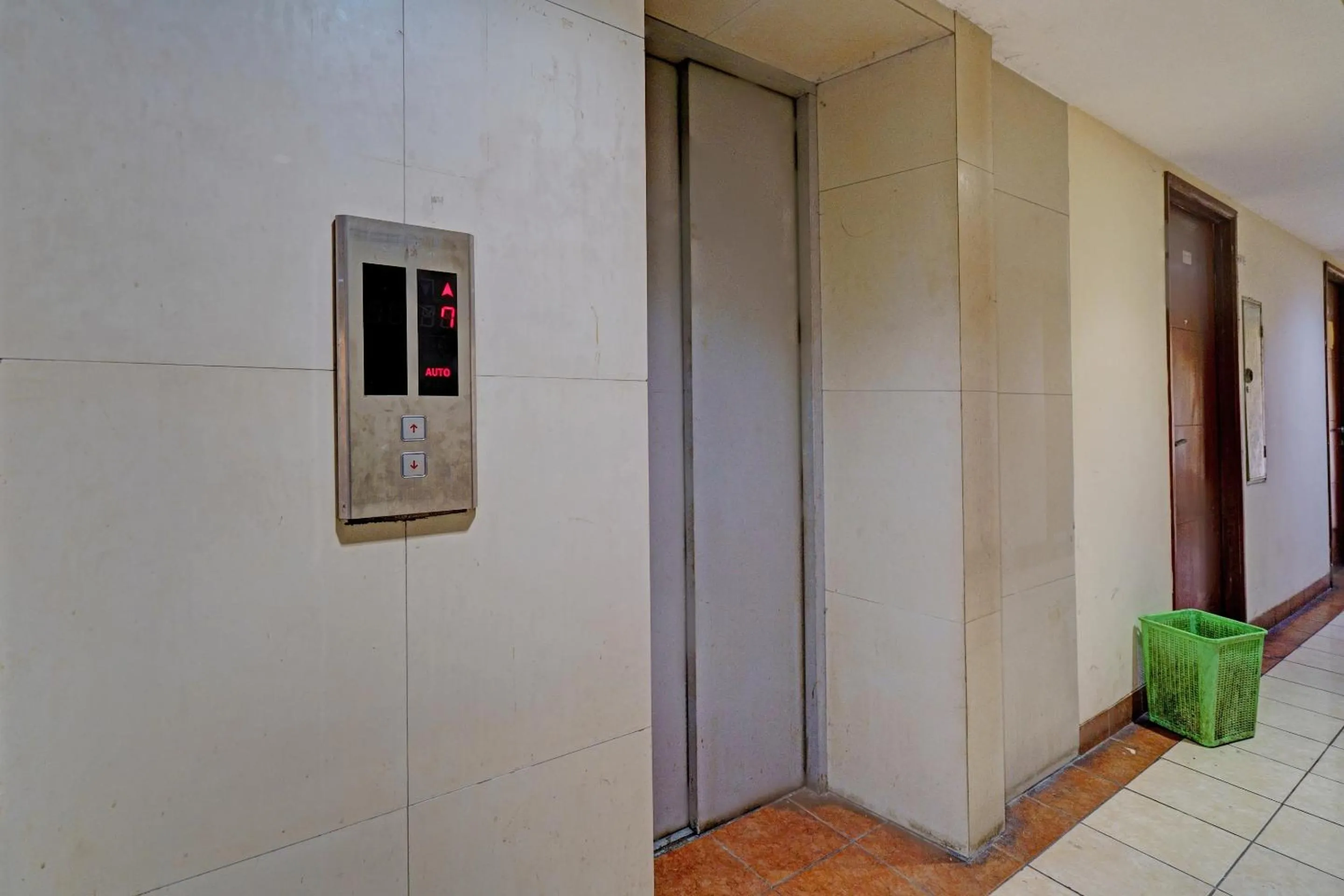 Lobby or reception in OYO Life 92898 Apartement Buah Batu Park By Yuliam