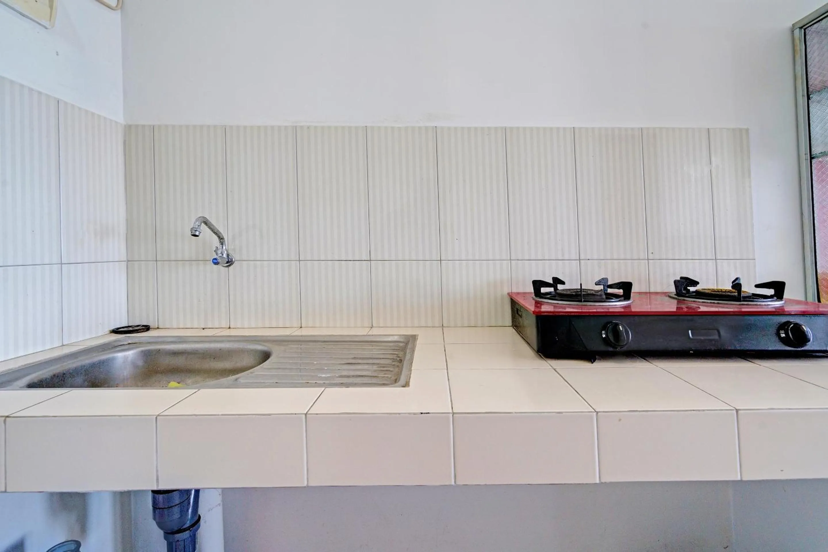 Bedroom in OYO Life 92898 Apartement Buah Batu Park By Yuliam