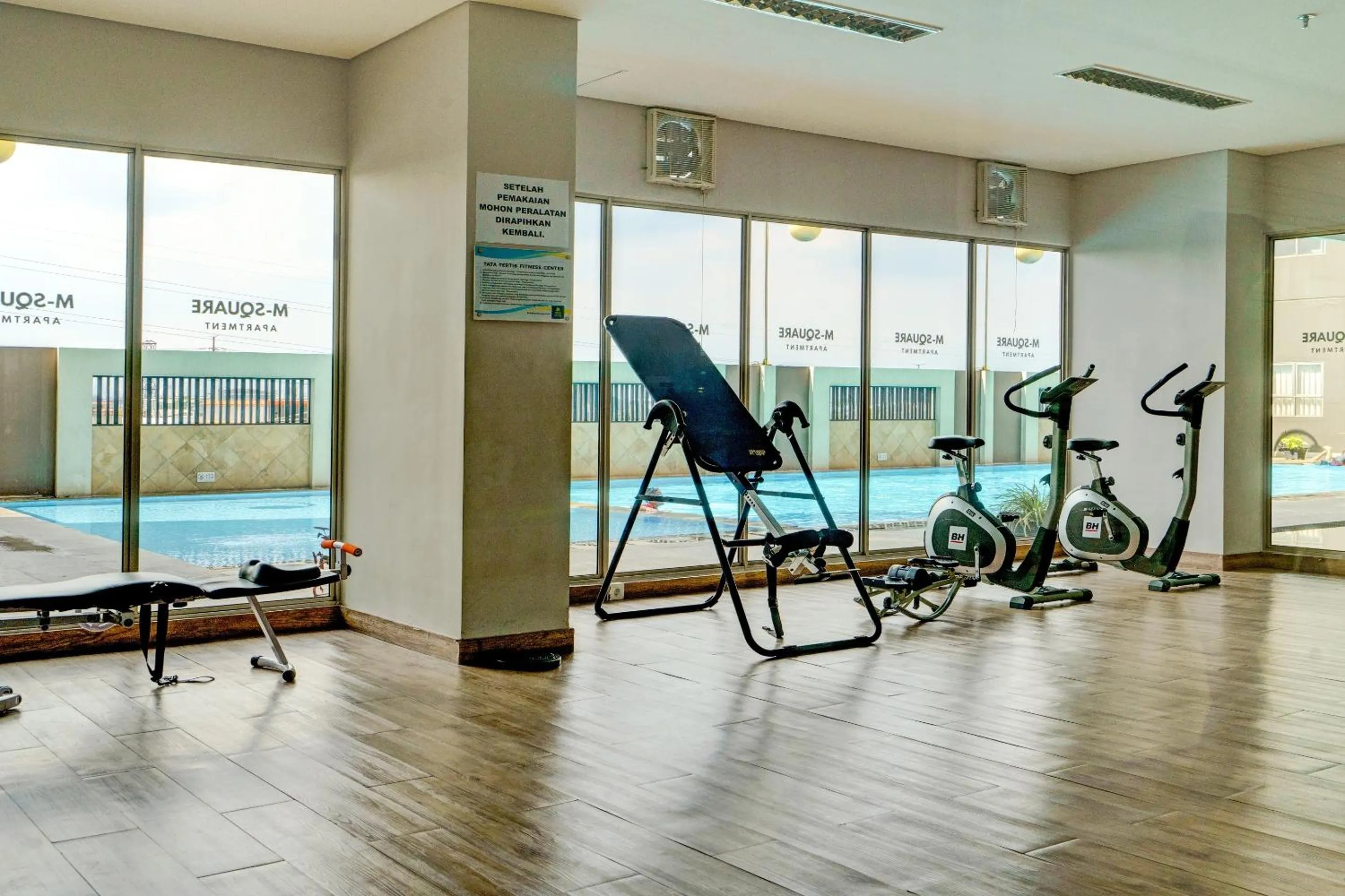 Lobby or reception in OYO Life 92548 M-square Apartment By Lins Pro