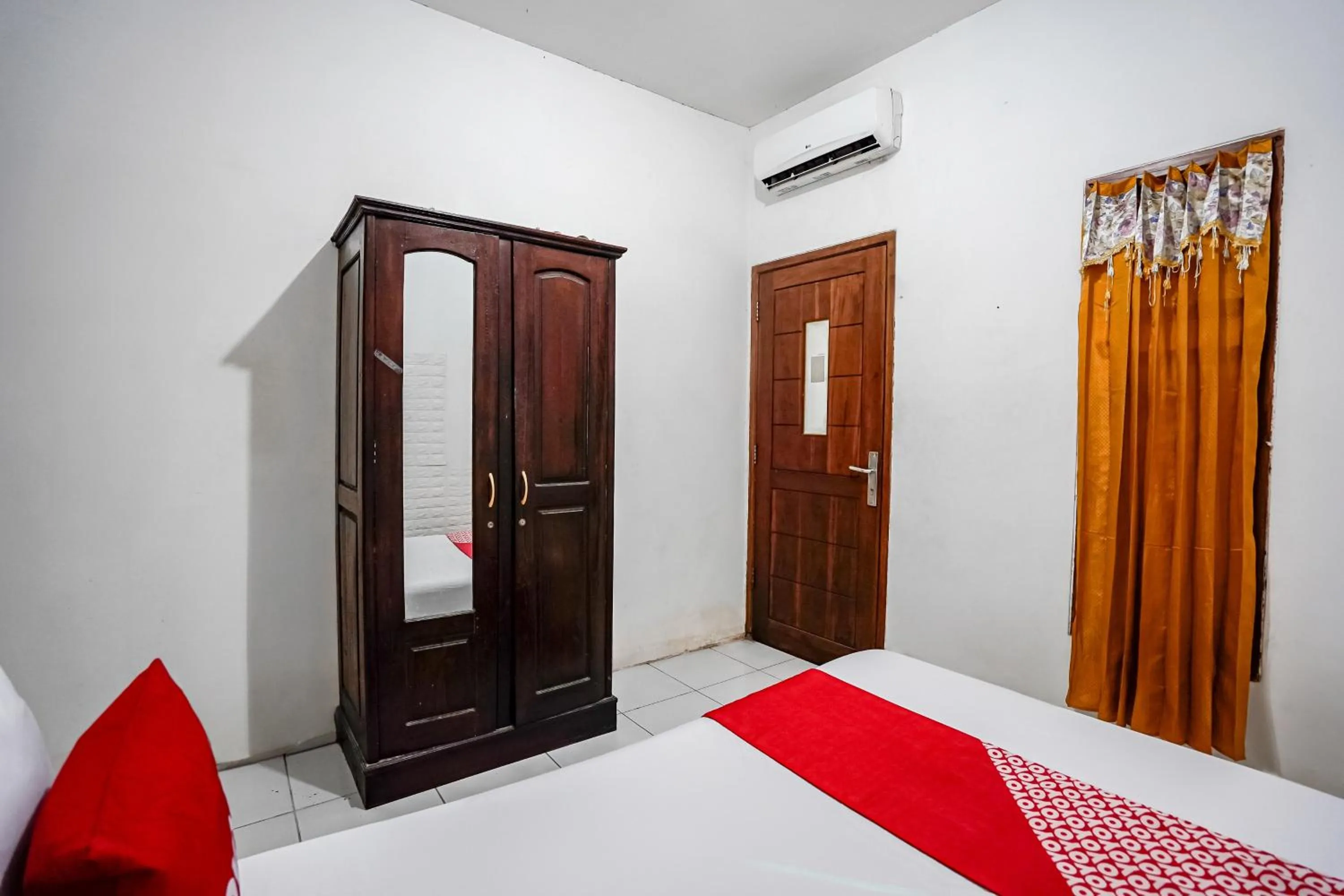 Bedroom, Bed in OYO Life 93009 Griya Nautika Sedati