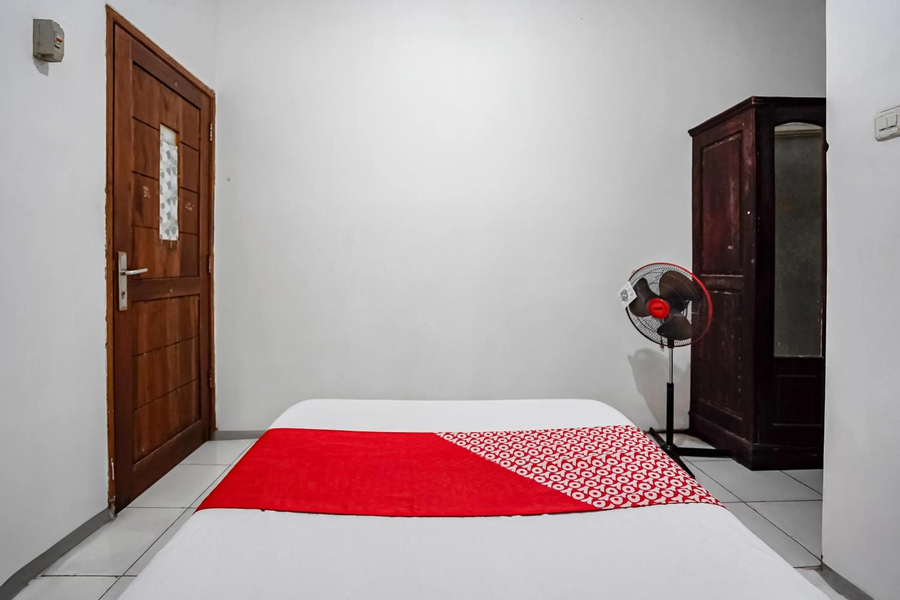 Bedroom, Bed in OYO Life 93009 Griya Nautika Sedati