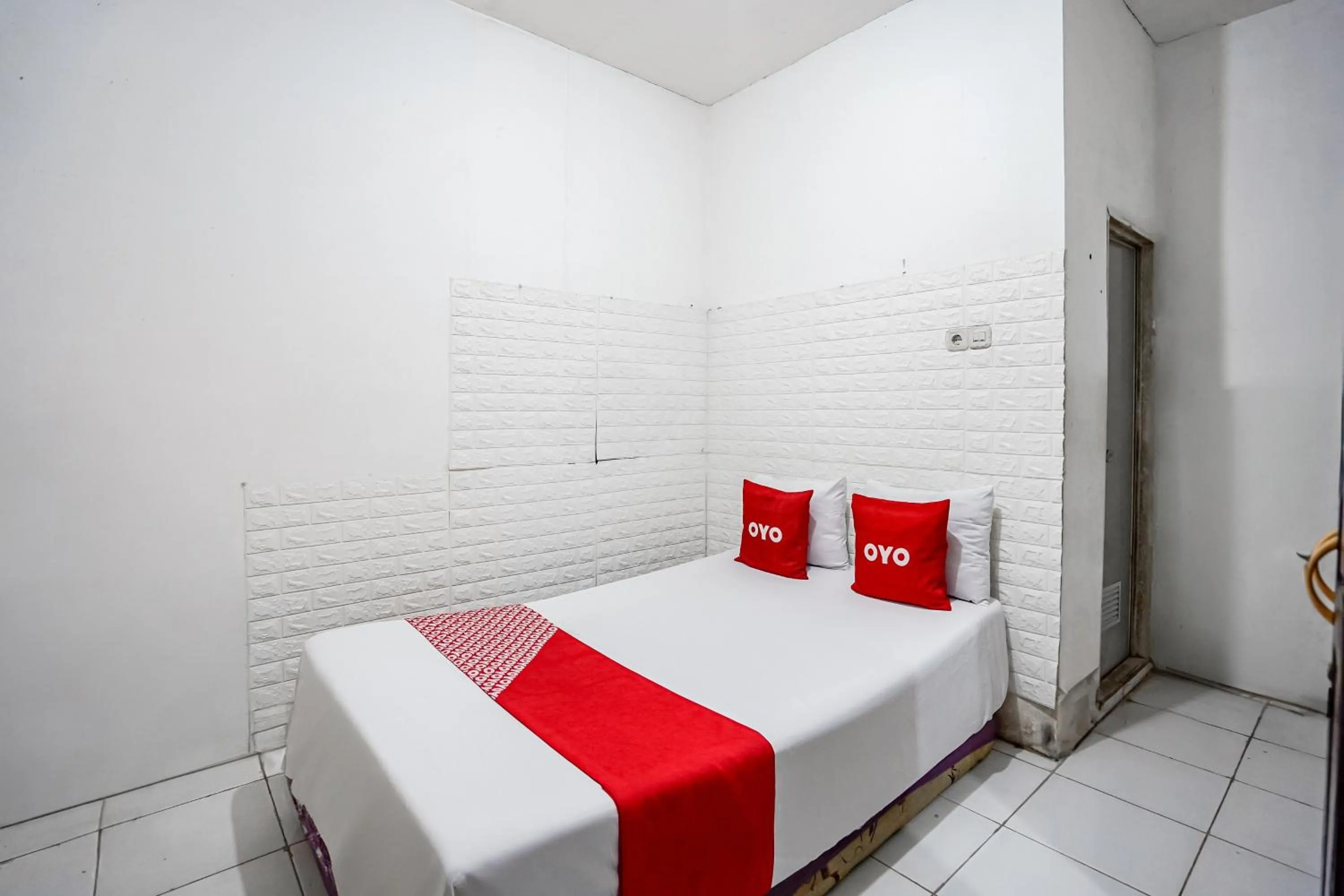 Bedroom, Bed in OYO Life 93009 Griya Nautika Sedati