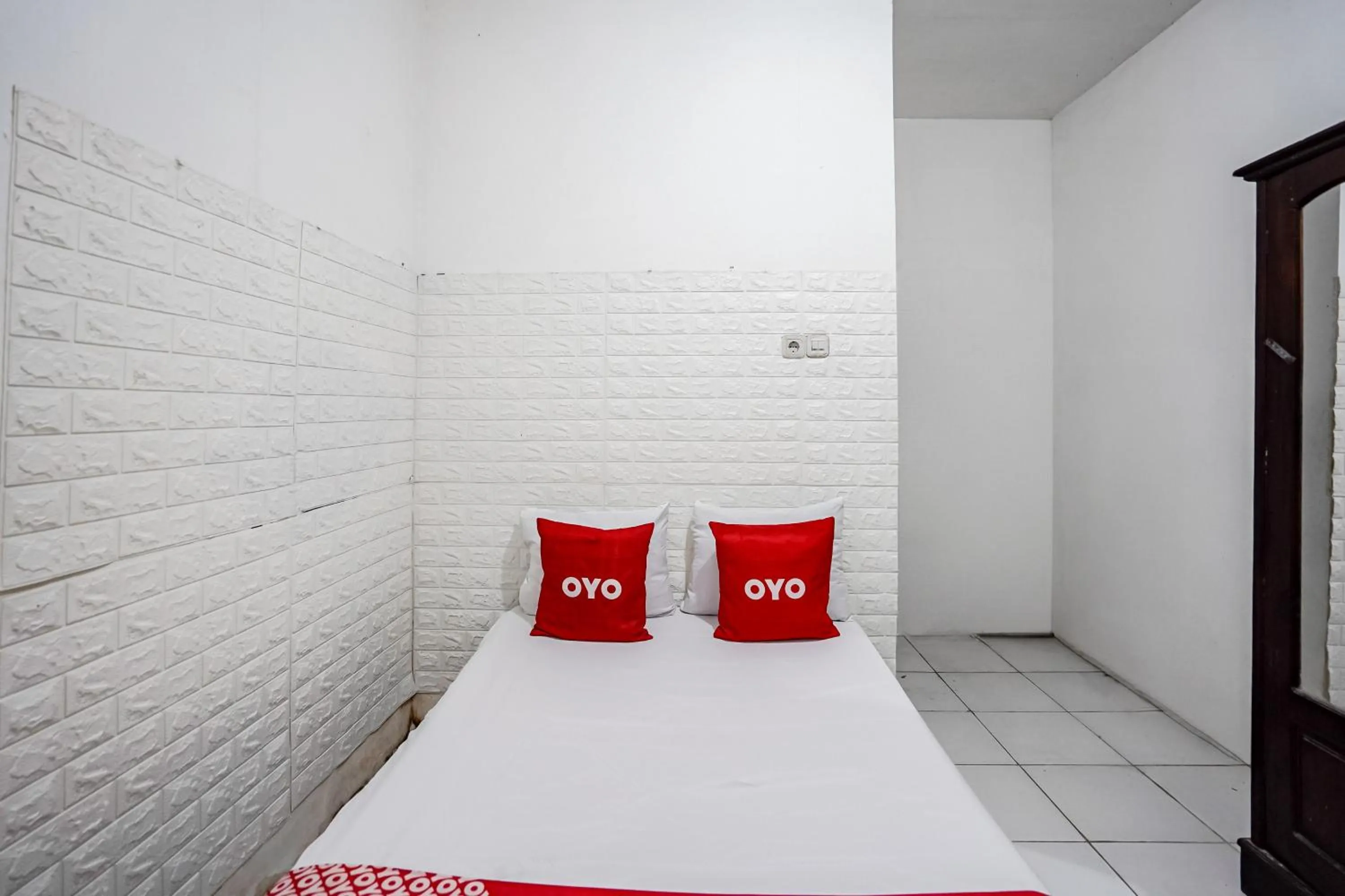 Bedroom, Bed in OYO Life 93009 Griya Nautika Sedati