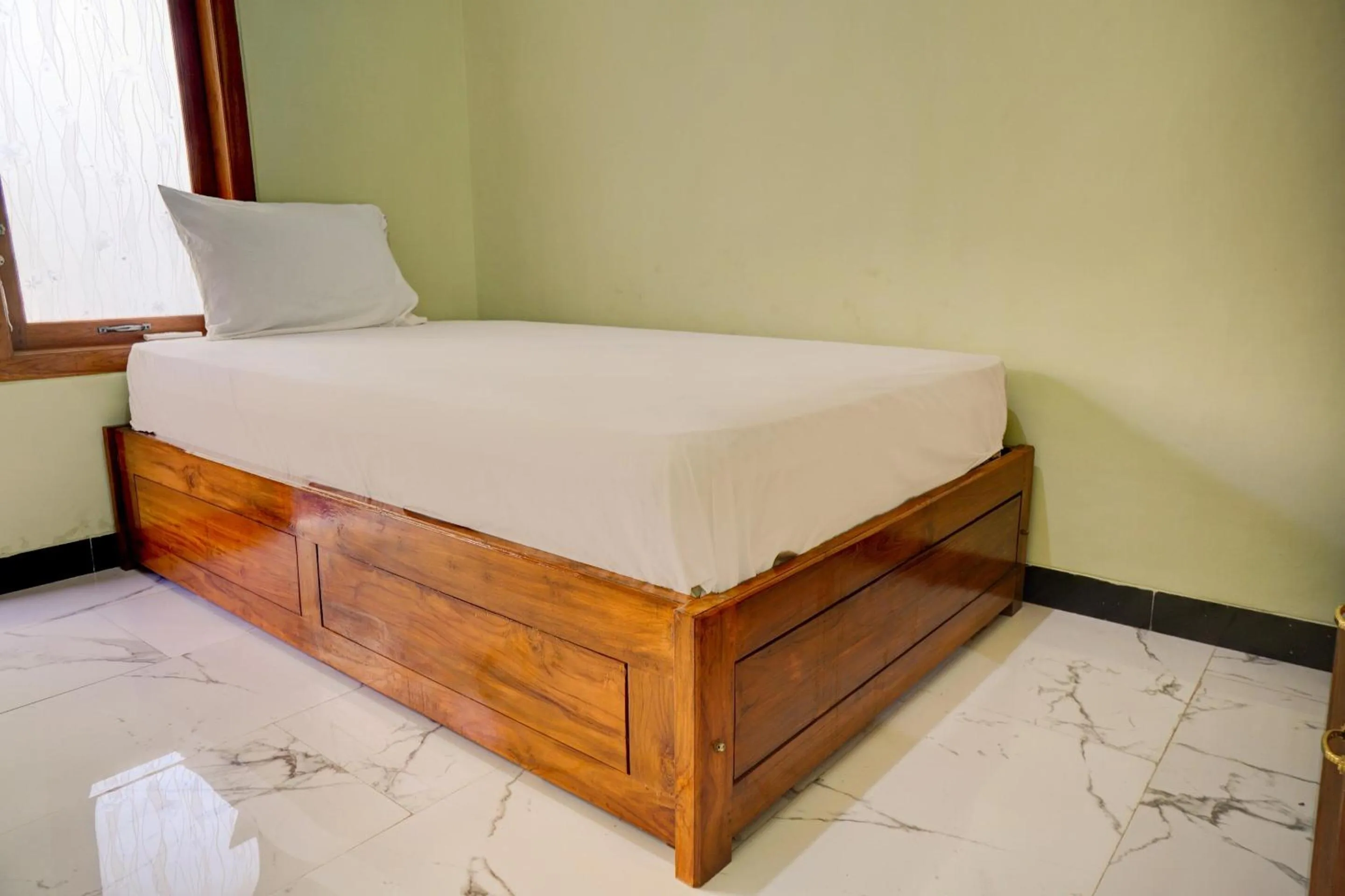 Bedroom, Bed in OYO Life 92922 Kost Bu Mala 1 Syariah