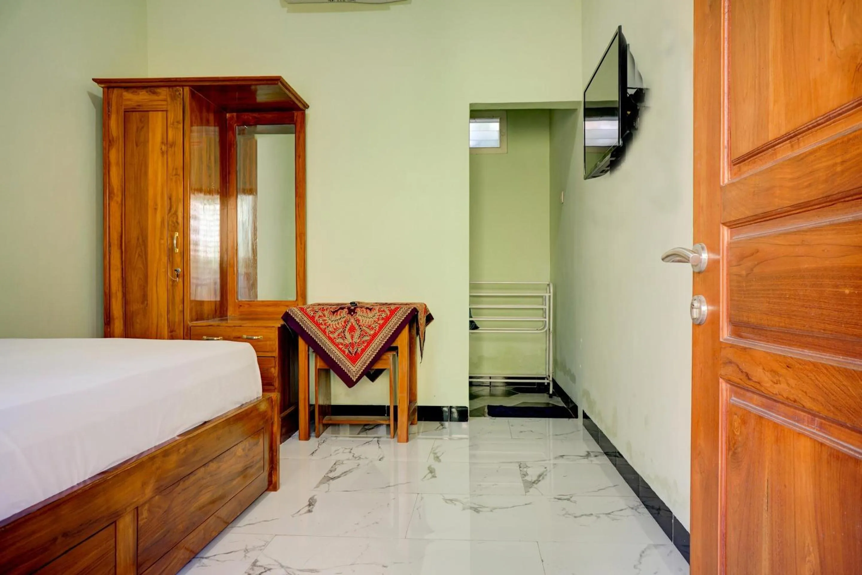 Bedroom, Bed in OYO Life 92922 Kost Bu Mala 1 Syariah