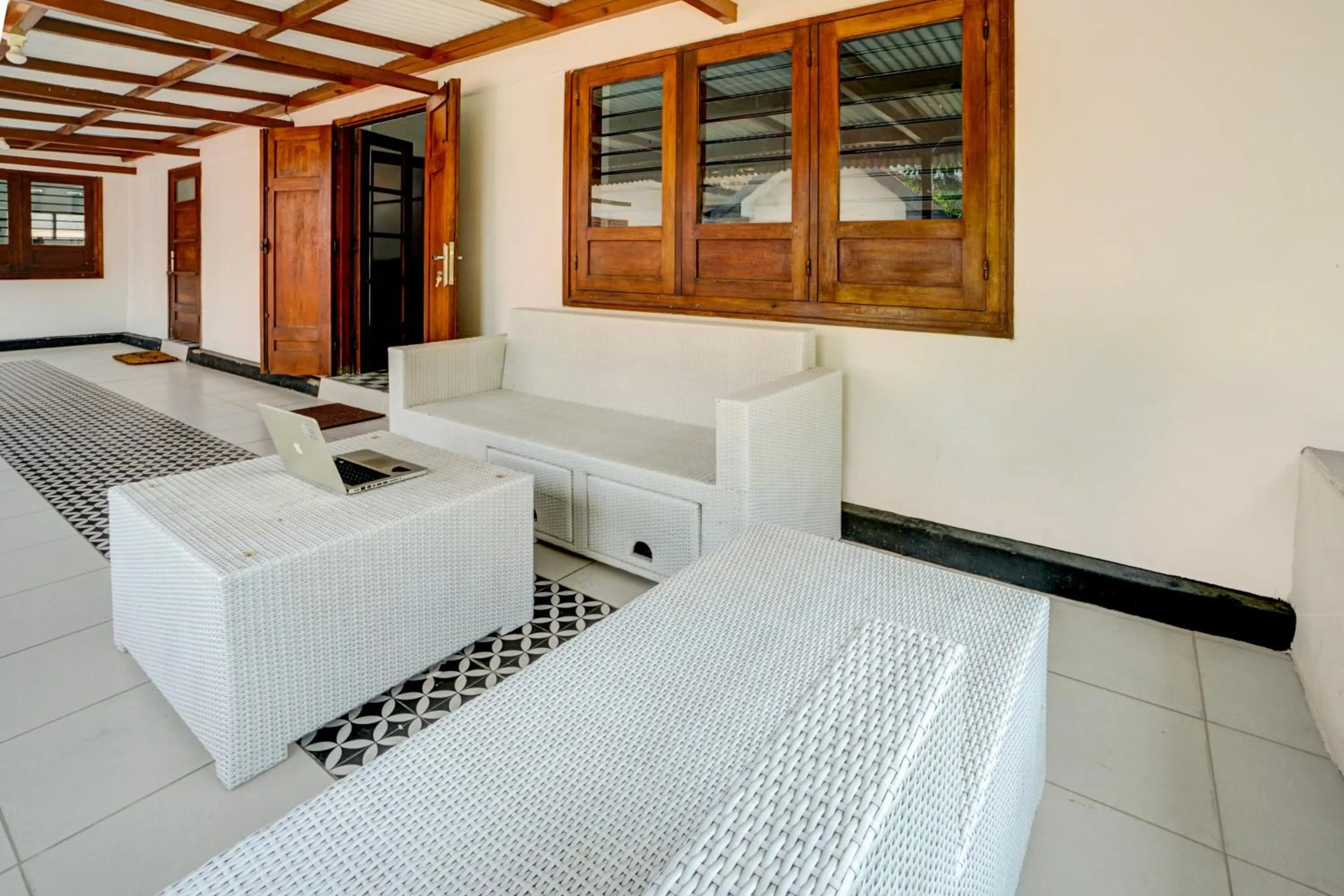 Lobby or reception, Bed in SPOT ON 93014 Griya Nautika Sukodono