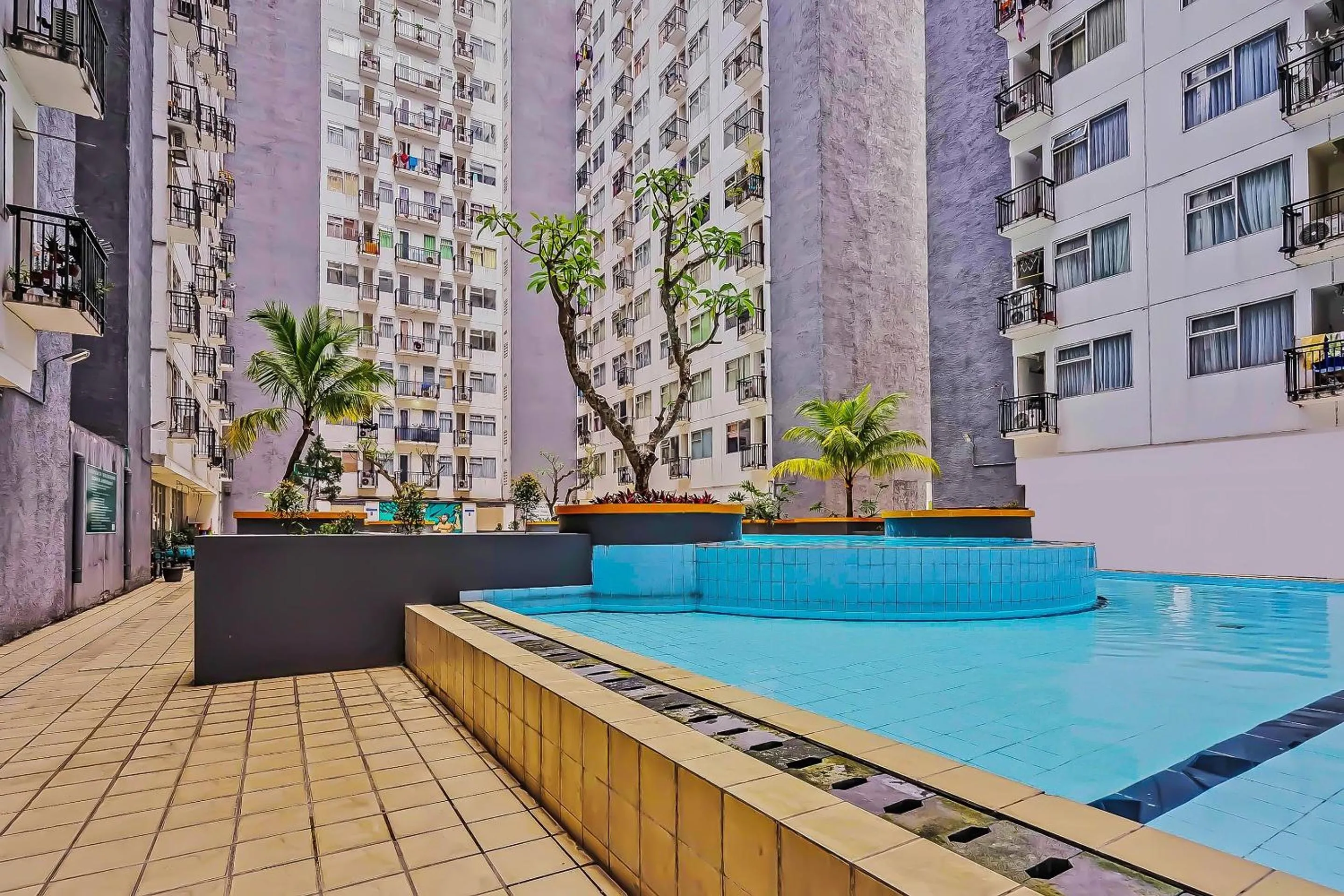 Lobby or reception in OYO Life 92649 Jarrdin Apartment By Glory