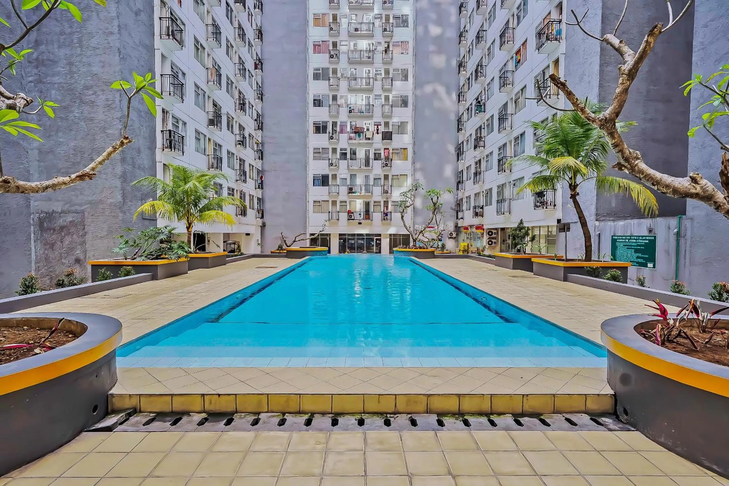 Lobby or reception in OYO Life 92649 Jarrdin Apartment By Glory