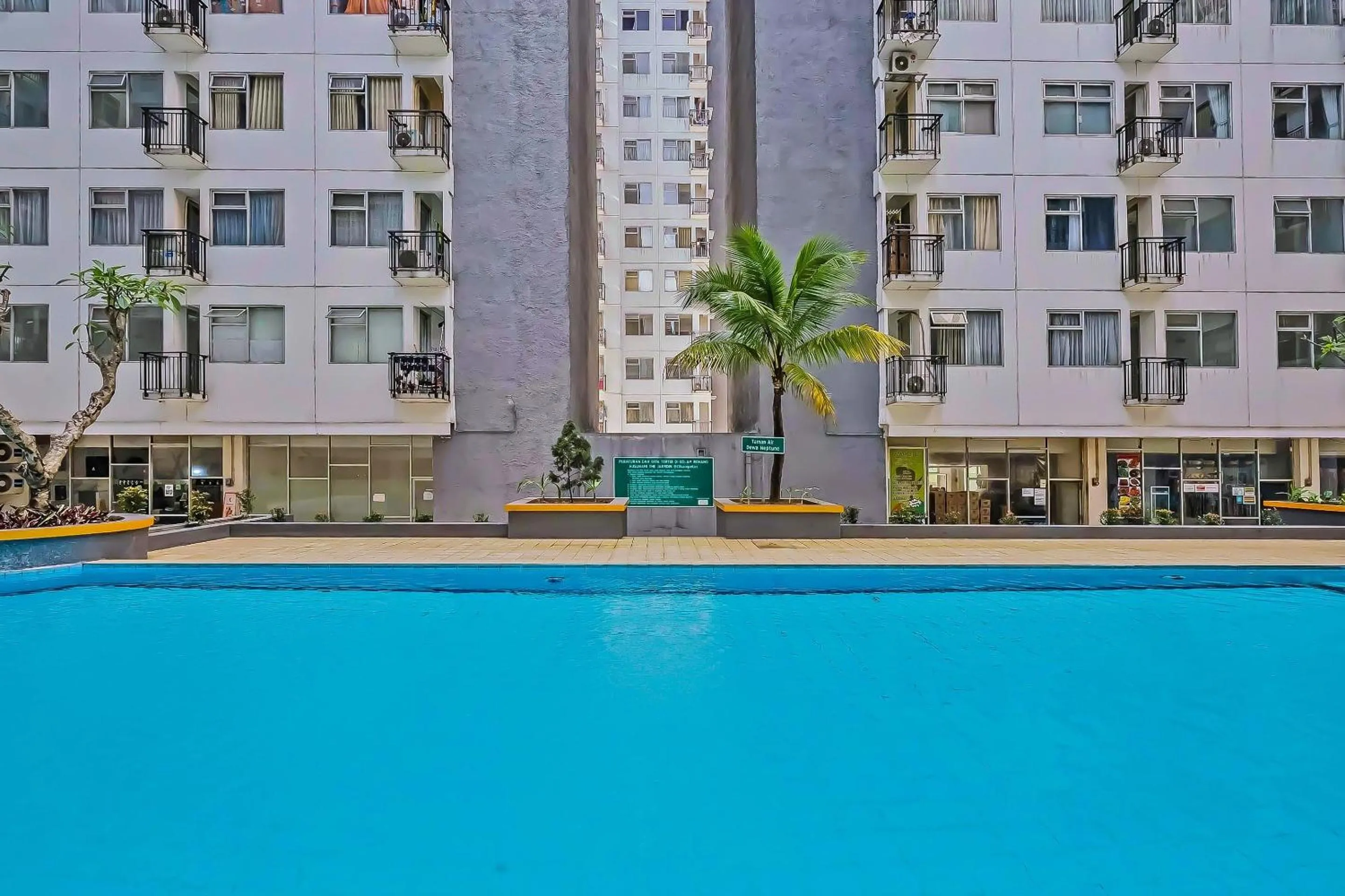 Lobby or reception in OYO Life 92649 Jarrdin Apartment By Glory