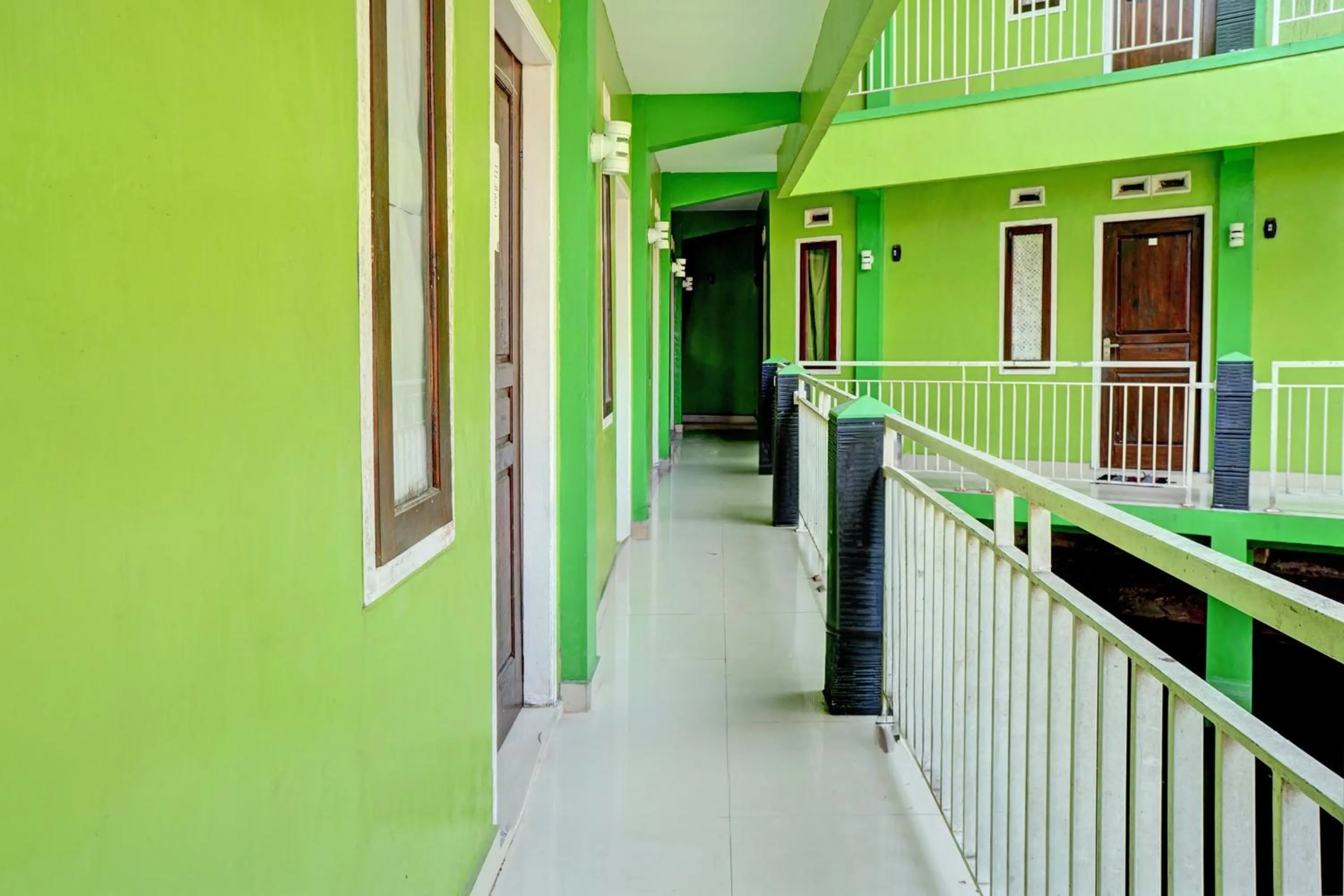 Lobby or reception in OYO Life 92919 Kost Wijaya Kusuma Lake Syariah