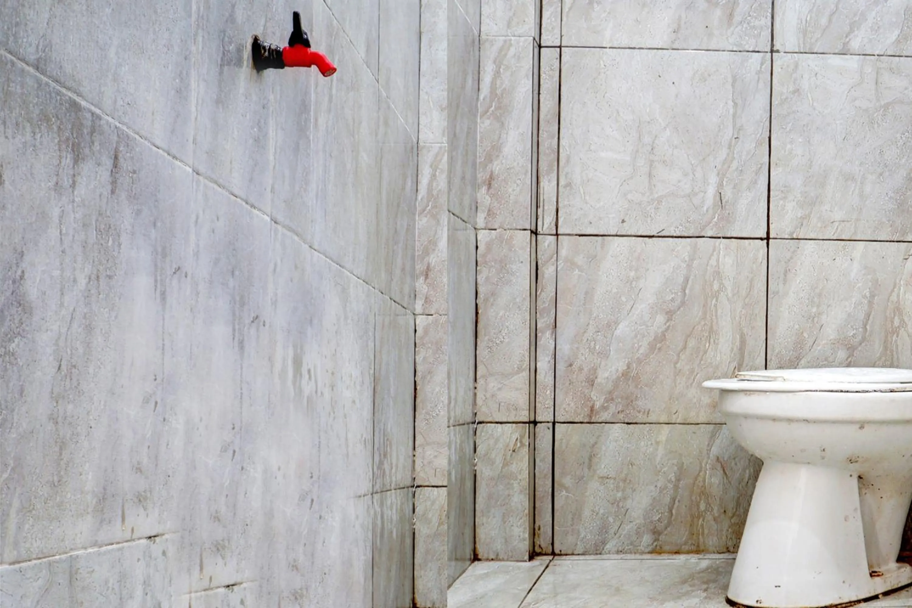 Bathroom in OYO Life 92919 Kost Wijaya Kusuma Lake Syariah