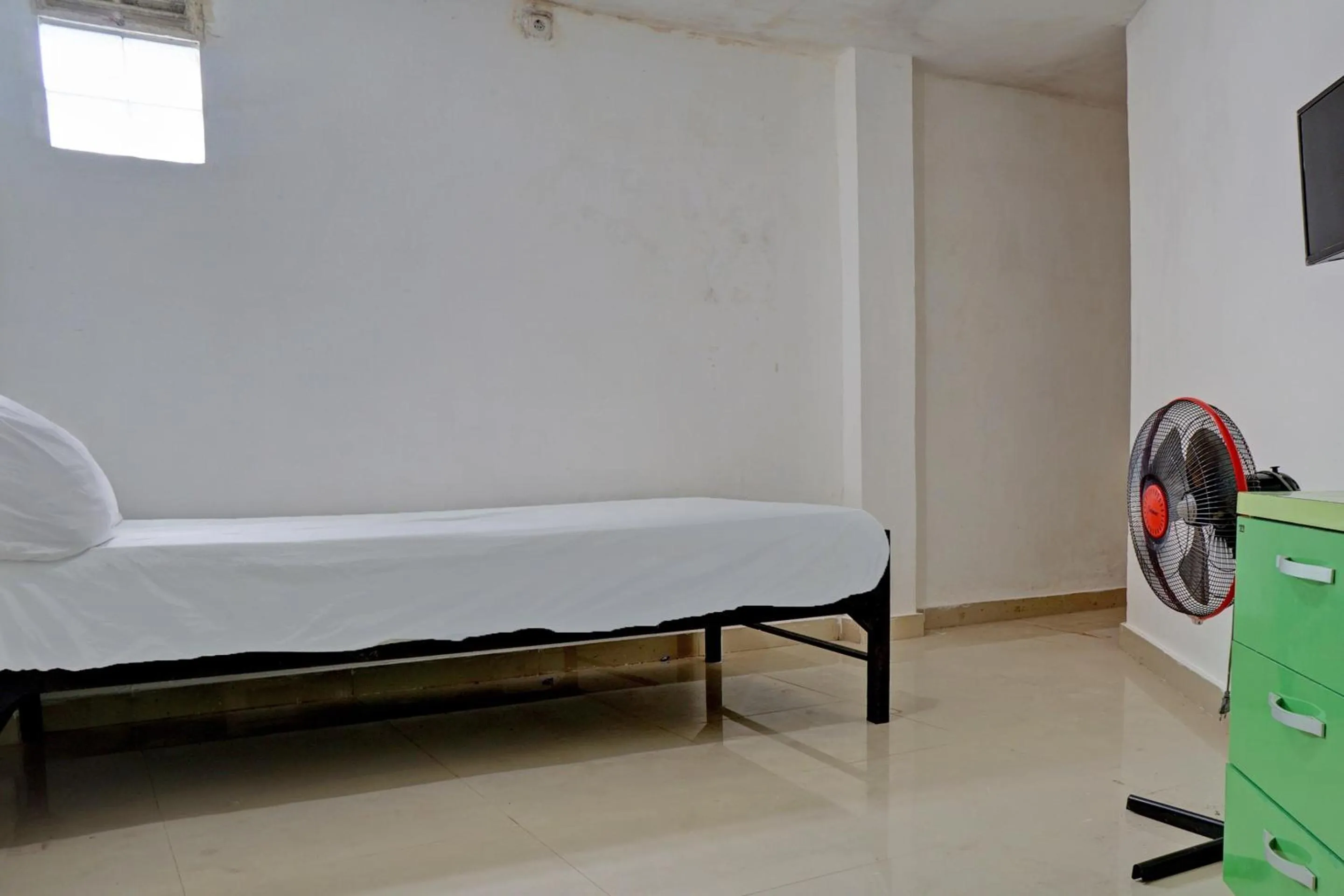 Bedroom in OYO Life 92919 Kost Wijaya Kusuma Lake Syariah