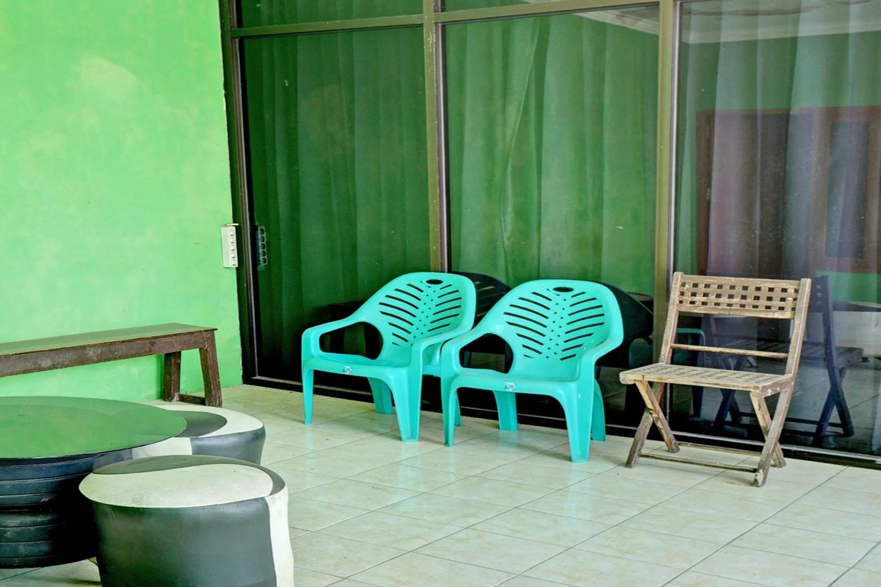 Lobby or reception in OYO Life 92919 Kost Wijaya Kusuma Lake Syariah