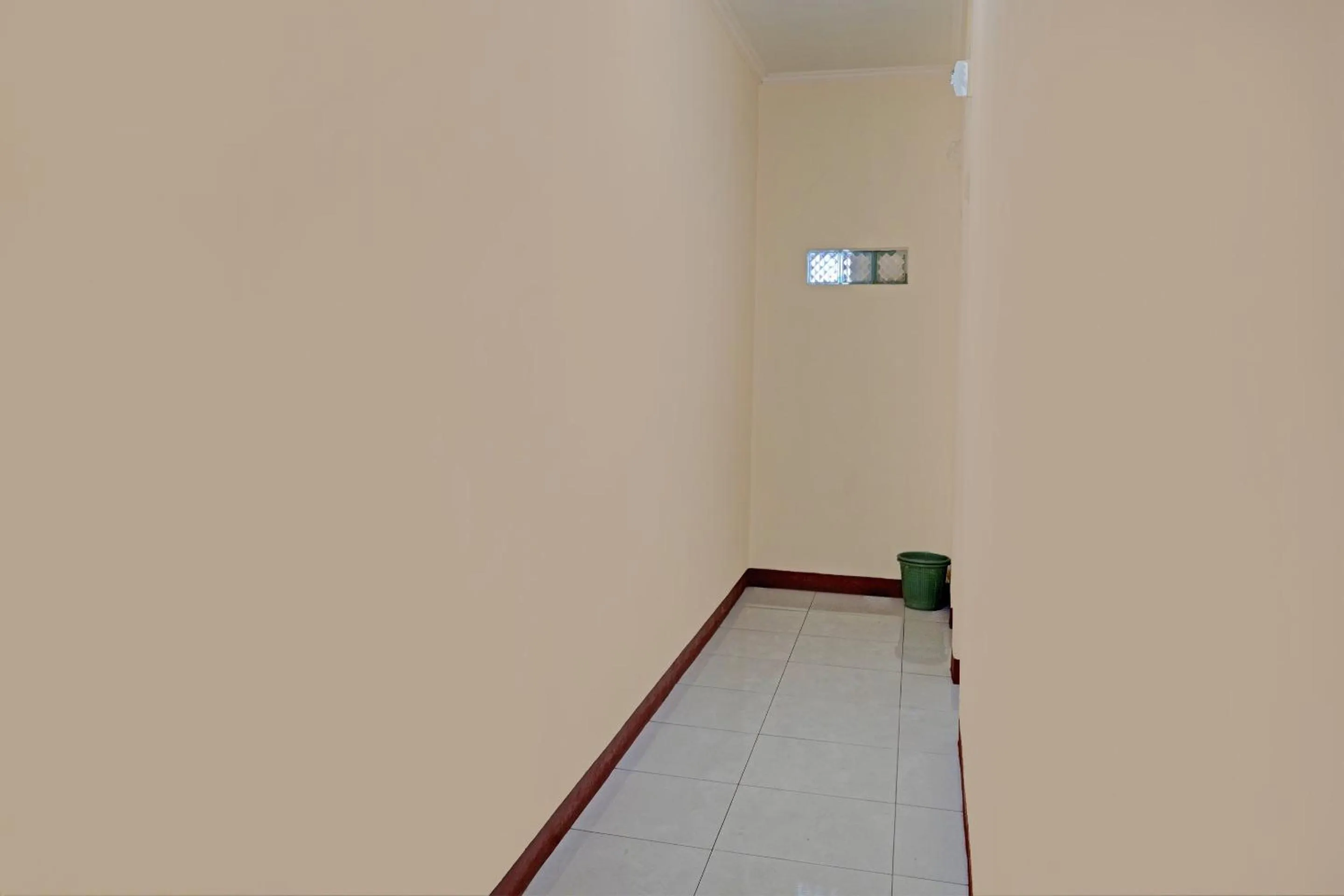 Lobby or reception in OYO Life 92546 Kost Merah Bojongsoang Syariah