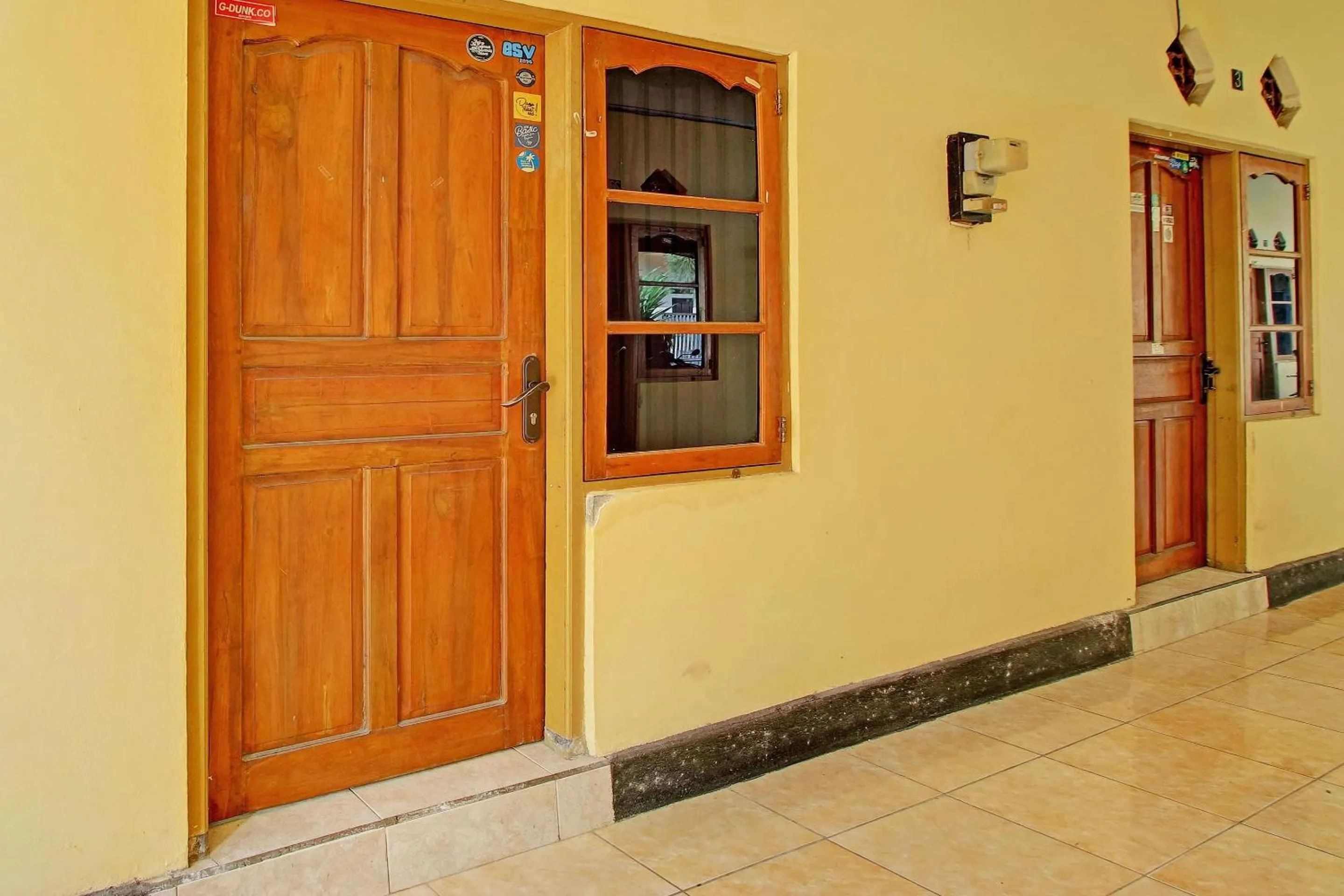 Lobby or reception in OYO Life 92954 Shanti Kost