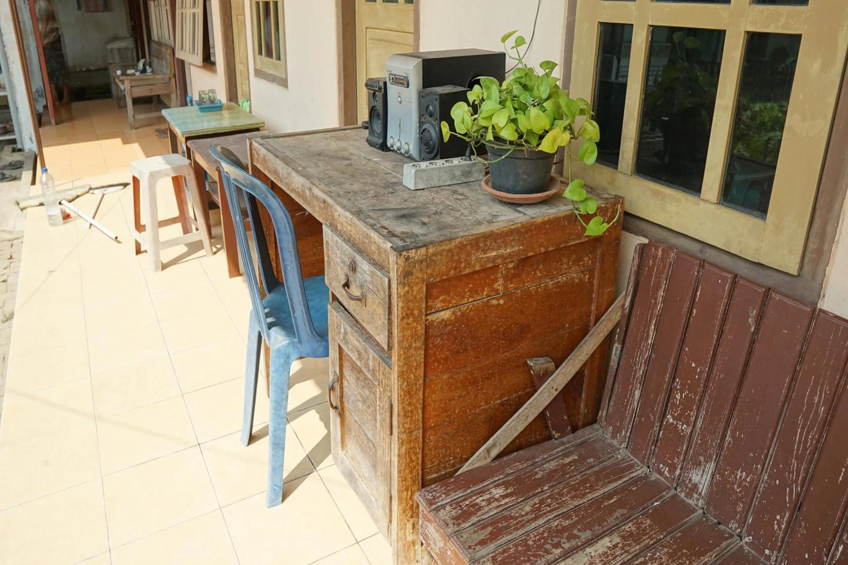 Lobby or reception in OYO Life 93045 Kost Putra Bu Ketut