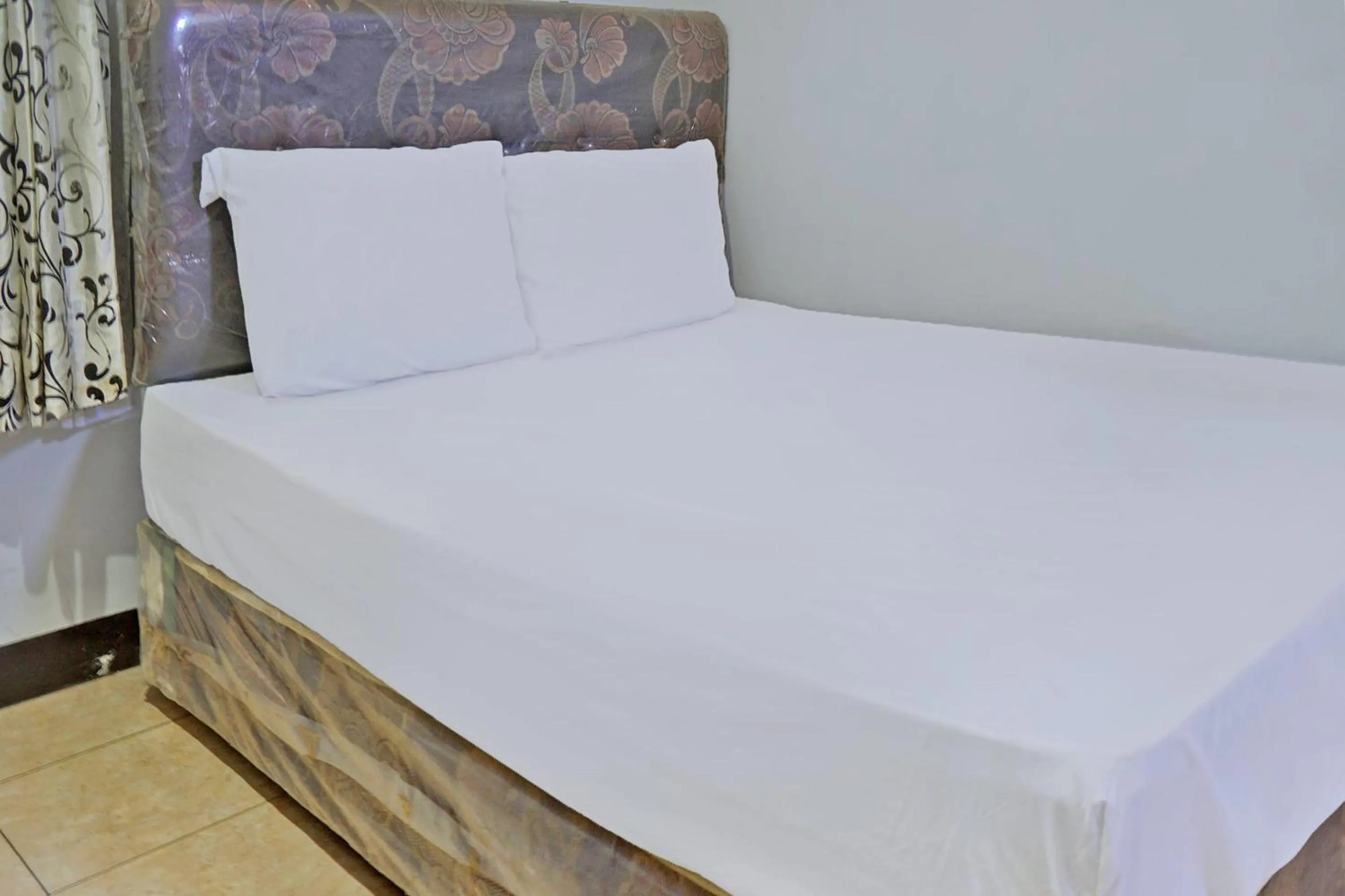 Bedroom, Bed in OYO Life 92915 Duta Amnan Syariah