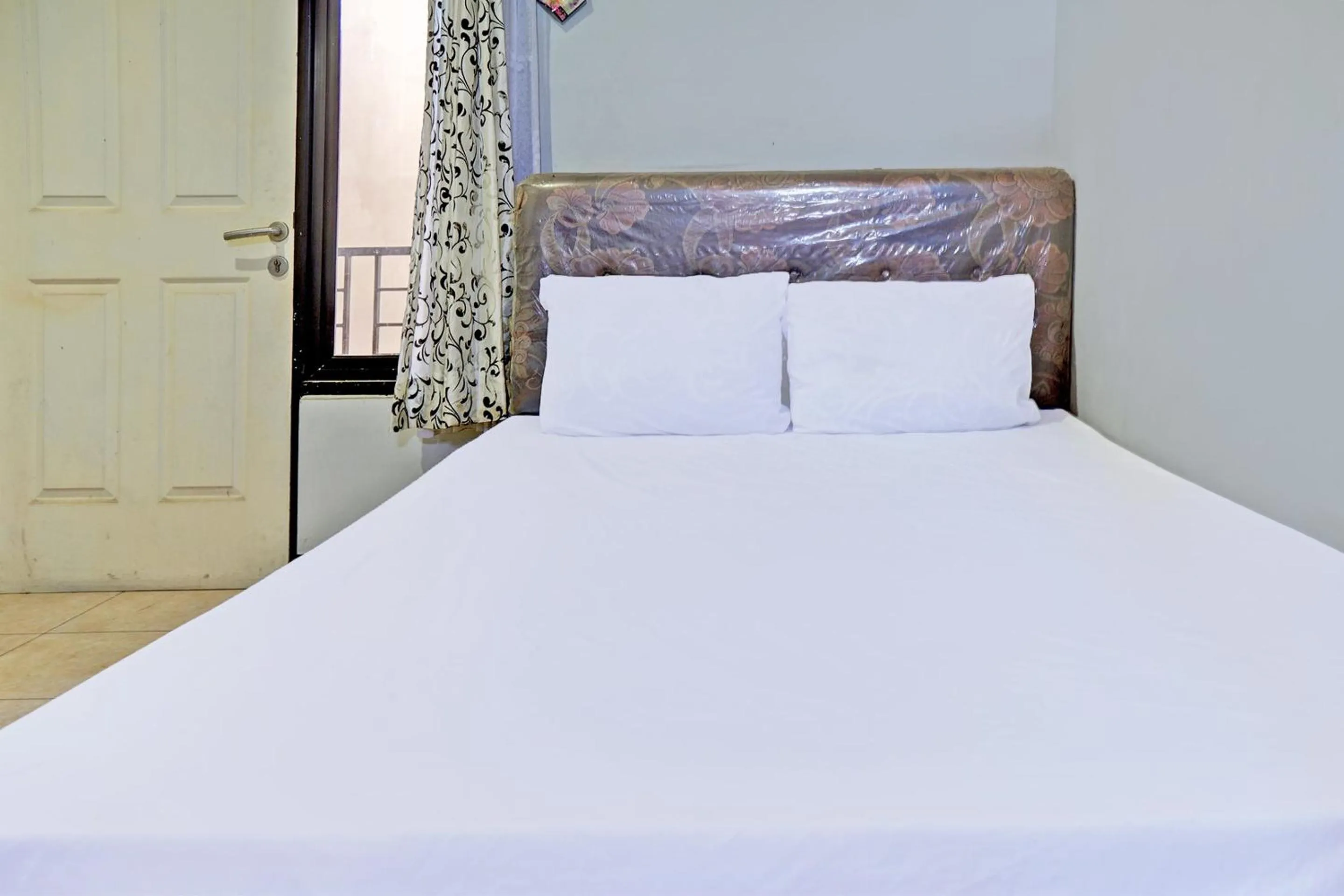 Bedroom, Bed in OYO Life 92915 Duta Amnan Syariah