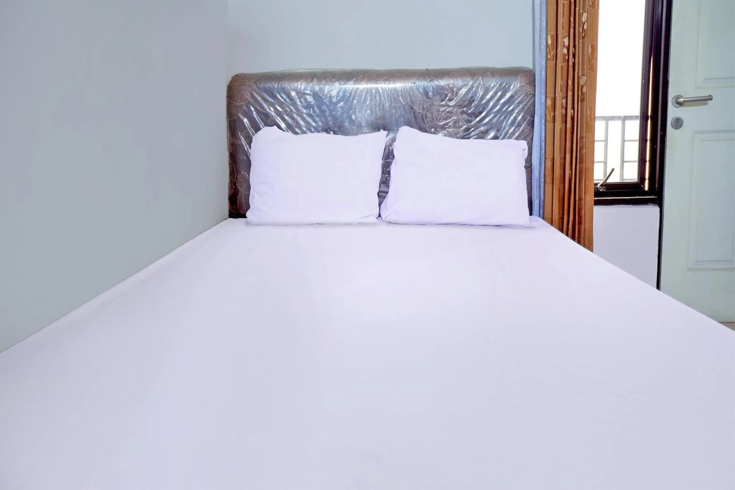 Bedroom, Bed in OYO Life 92915 Duta Amnan Syariah