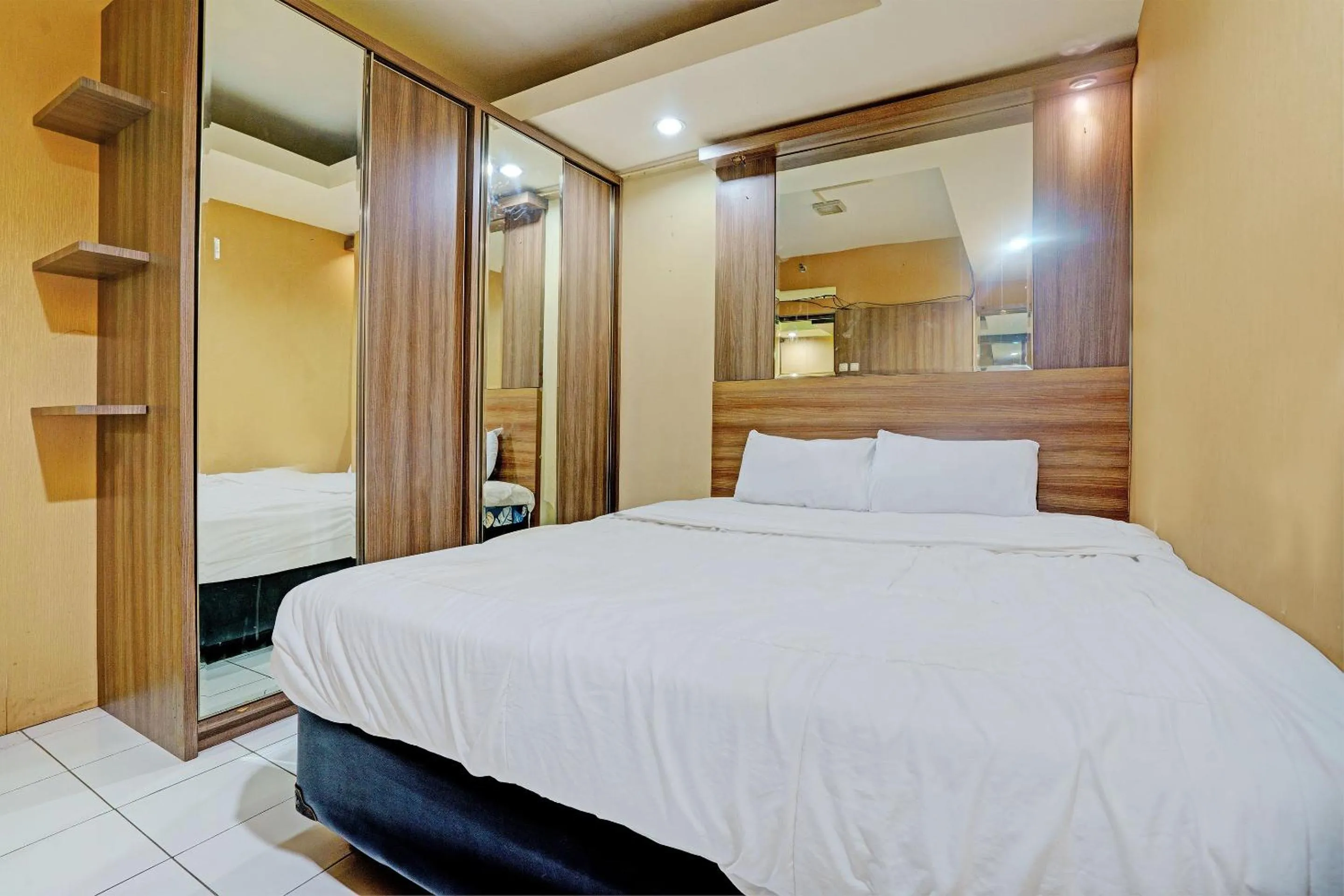 Bedroom, Bed in OYO Life 92978 Apartement Gateway Cicadas By Az Pro