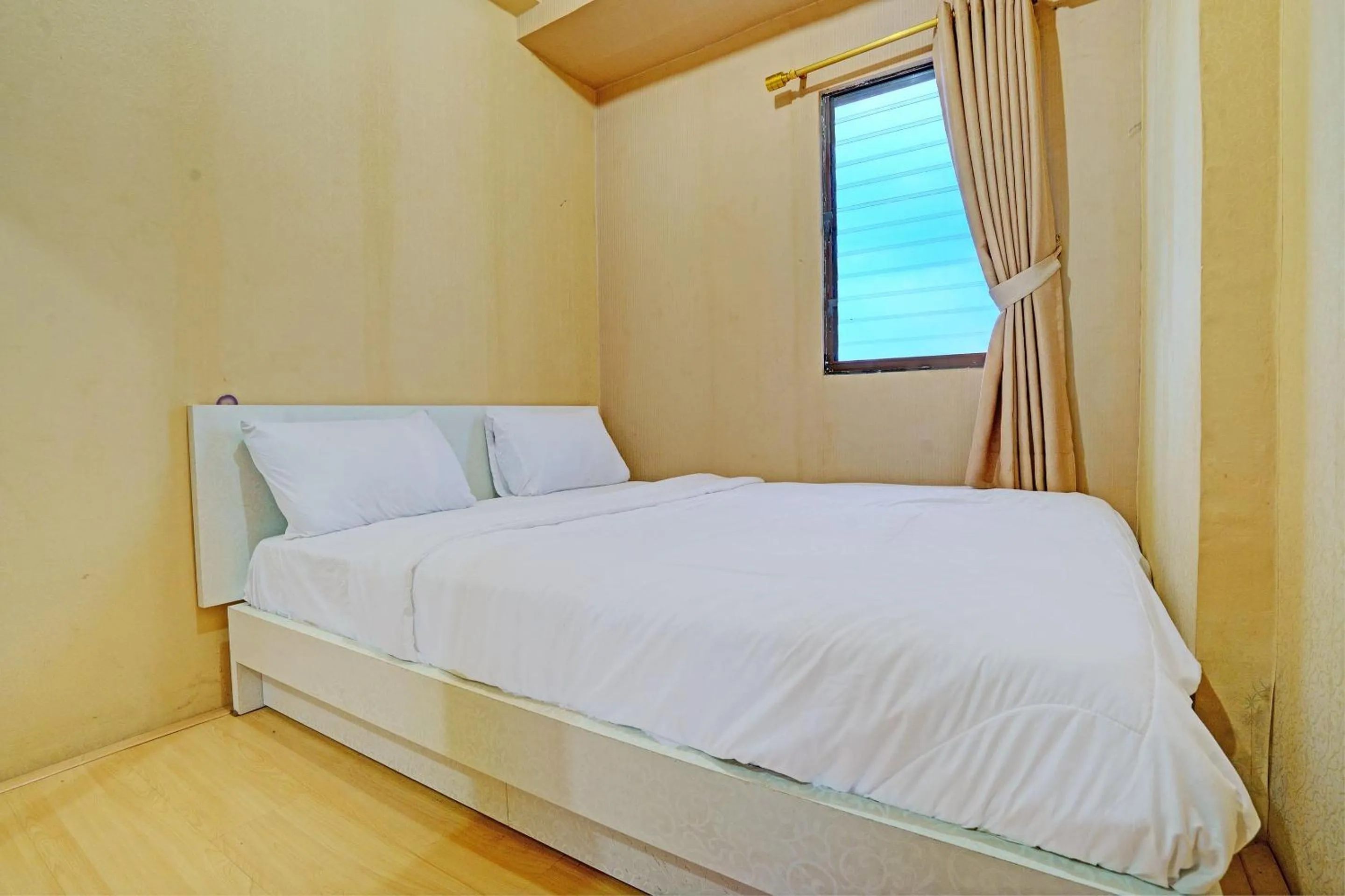 Bedroom, Bed in OYO Life 92978 Apartement Gateway Cicadas By Az Pro