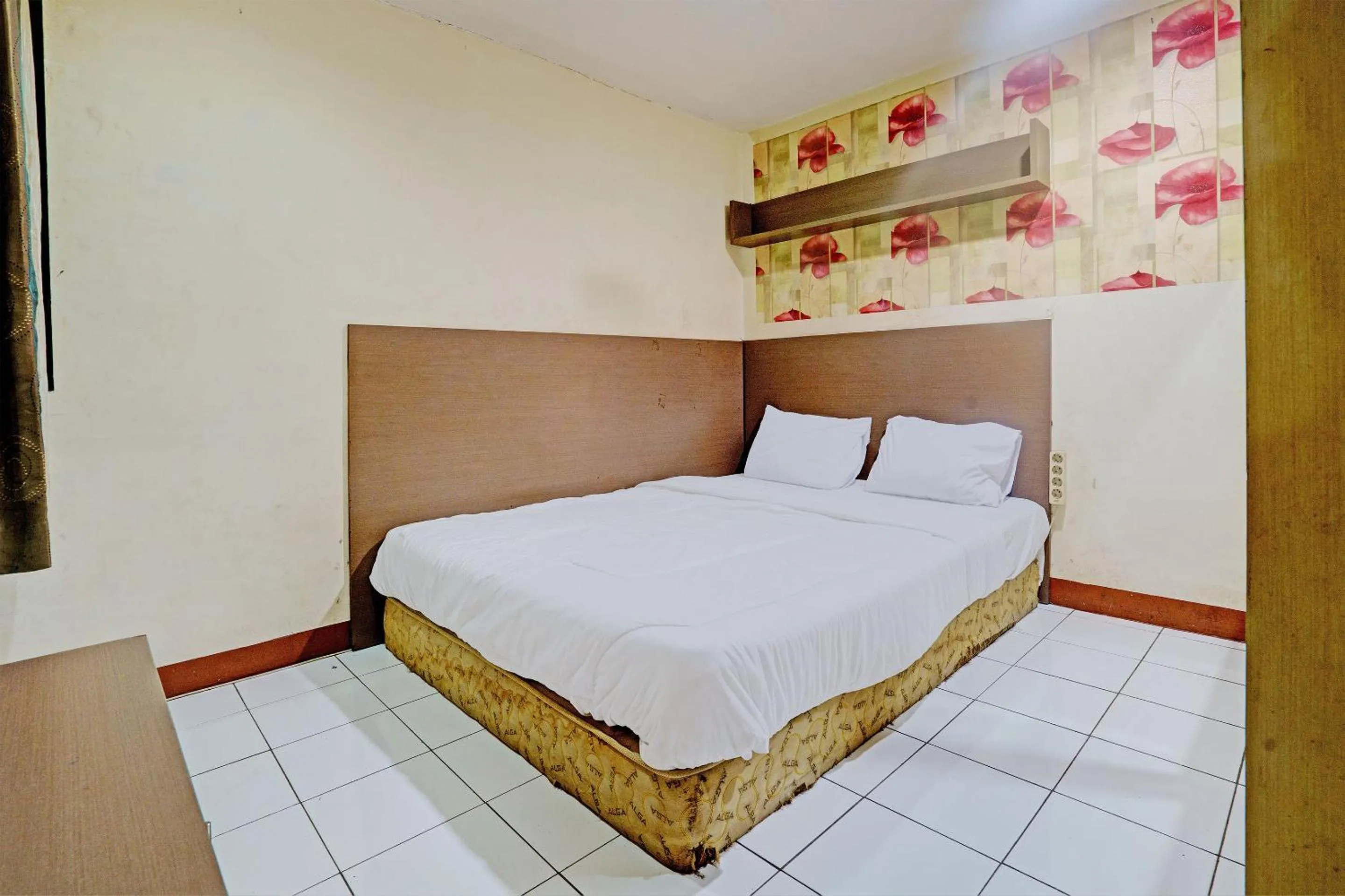 Bedroom, Bed in OYO Life 92978 Apartement Gateway Cicadas By Az Pro