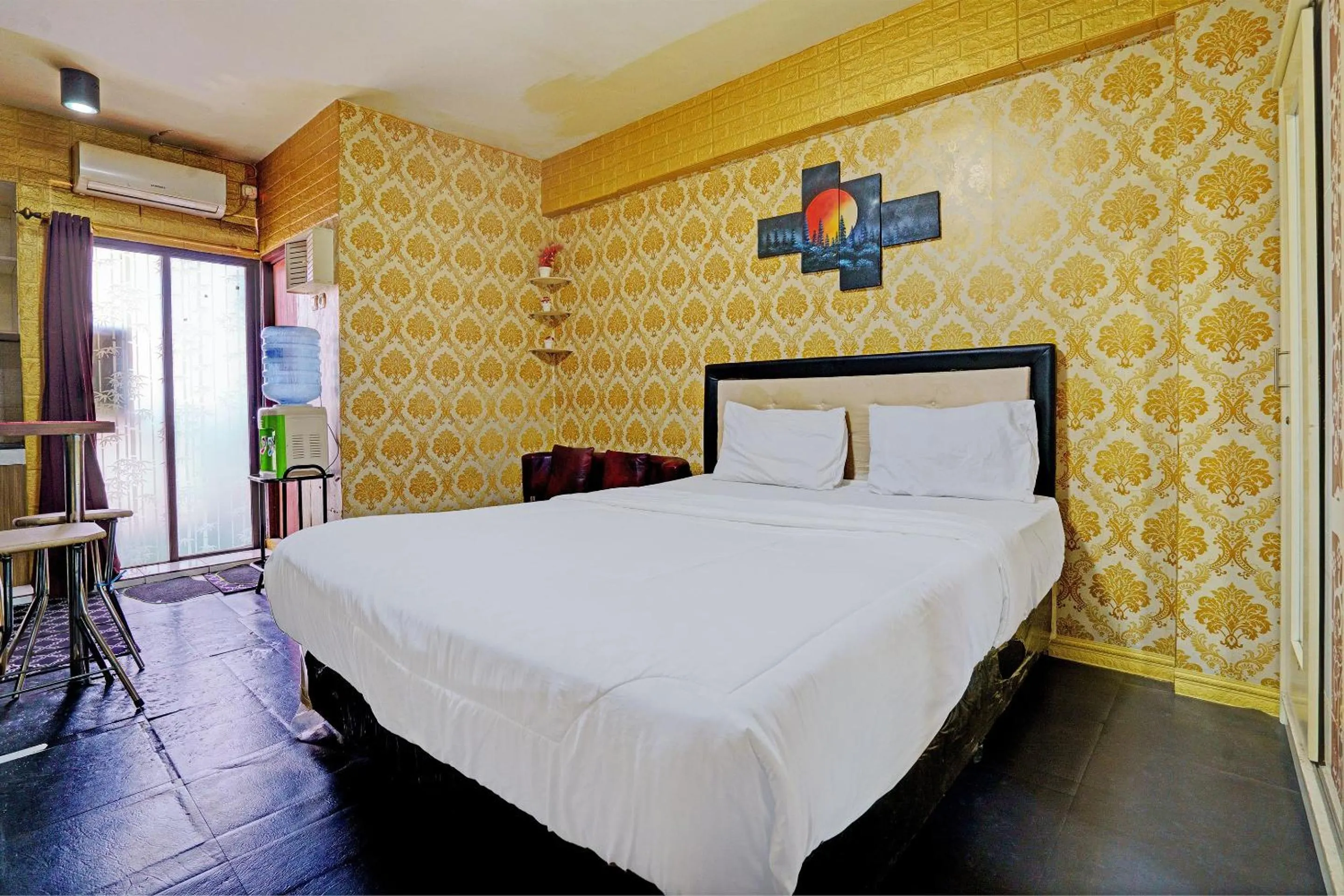 Bedroom, Bed in OYO Life 92978 Apartement Gateway Cicadas By Az Pro