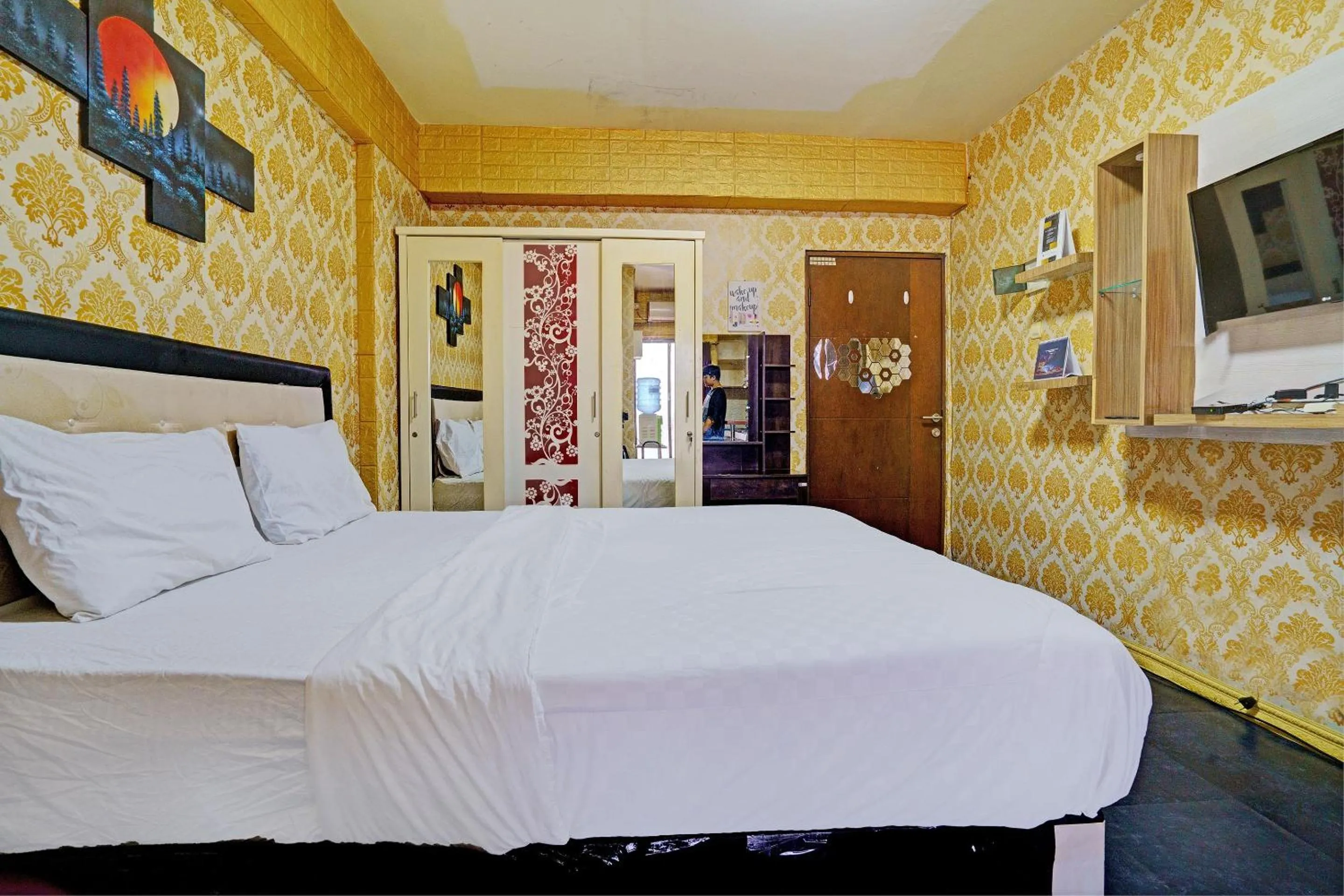 Bedroom, Bed in OYO Life 92978 Apartement Gateway Cicadas By Az Pro