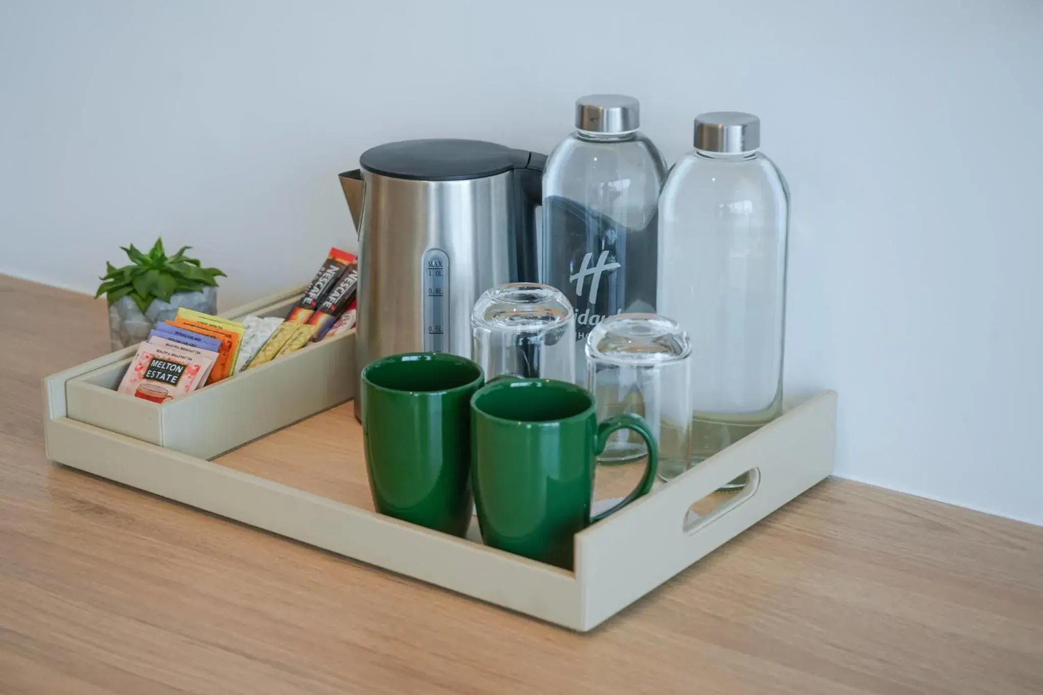 Standard King Room - Smoking in Holiday Inn Dubai Business Bay by IHG Standard King Room - Smoking in Holiday Inn Dubai Business Bay by IHG