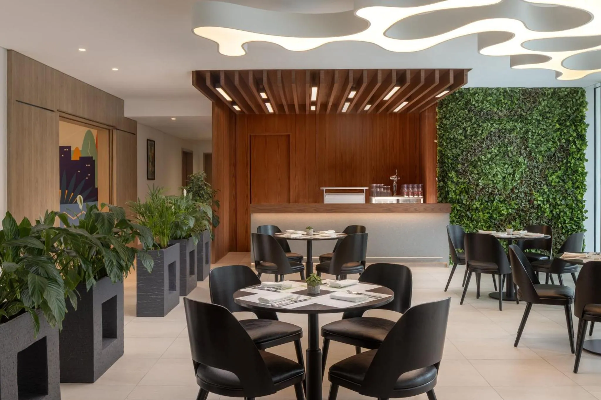 Restaurant/places to eat in Holiday Inn Dubai Business Bay by IHG