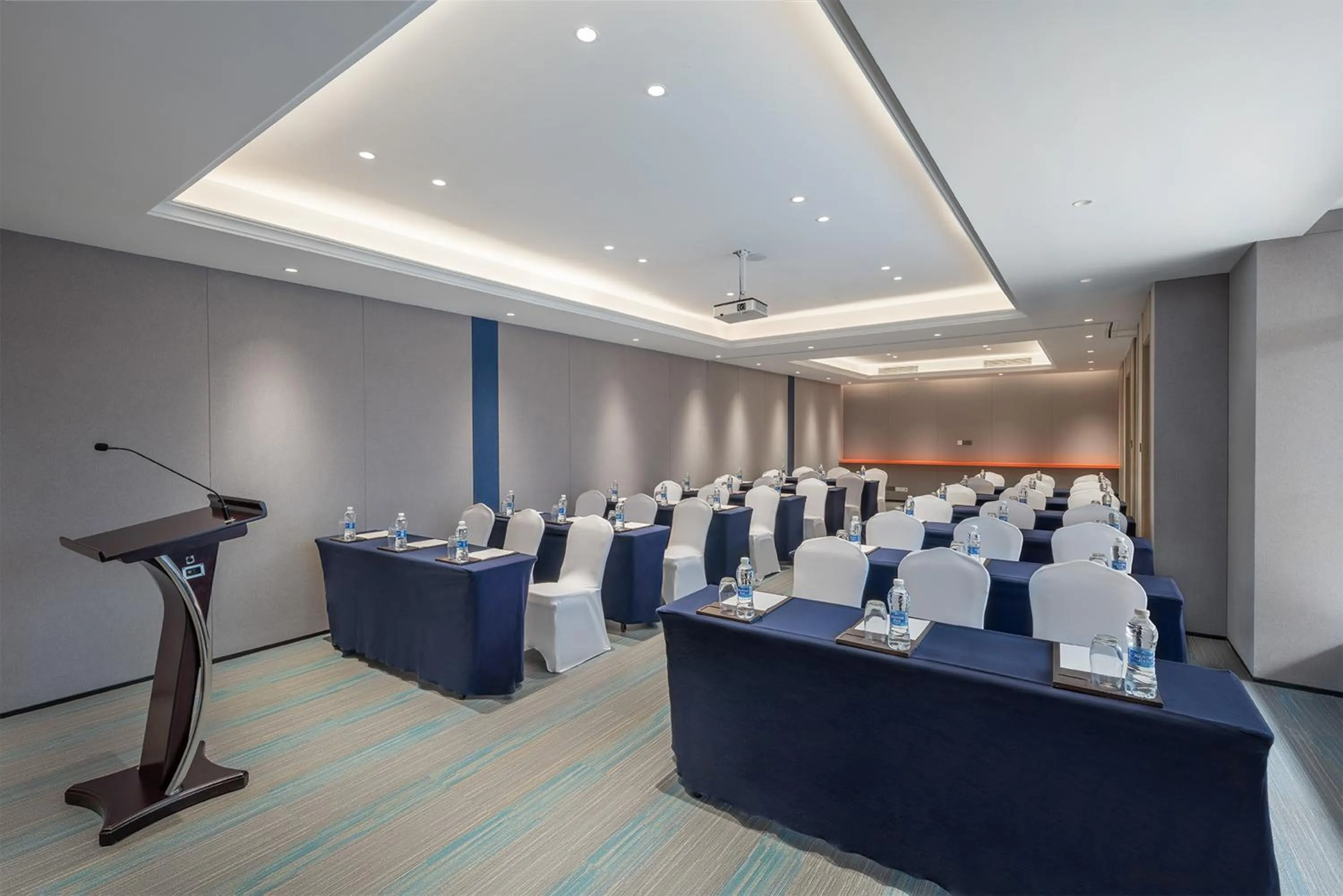 Meeting/conference room in Holiday Inn Express Wenchang by IHG