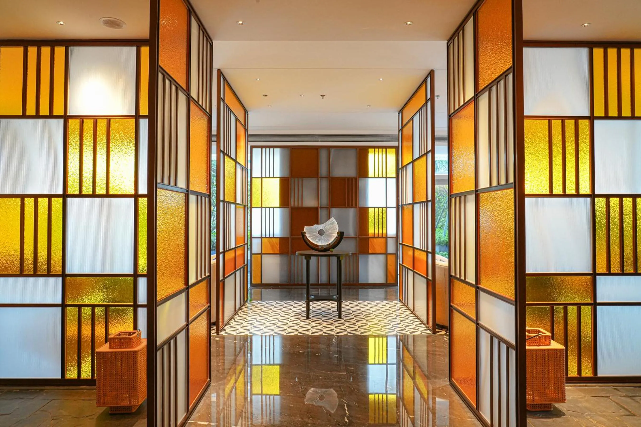 Restaurant/places to eat in Crowne Plaza Jiangmen Binjiang by IHG