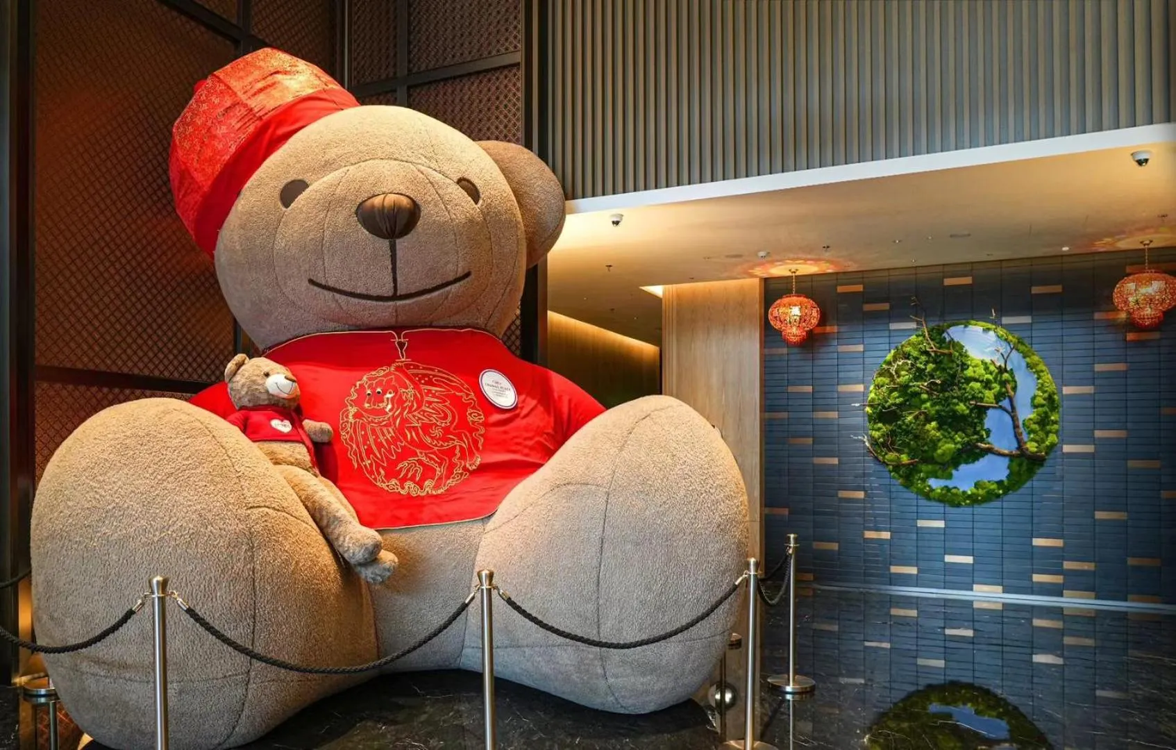 Lobby or reception in Crowne Plaza Jiangmen Binjiang by IHG