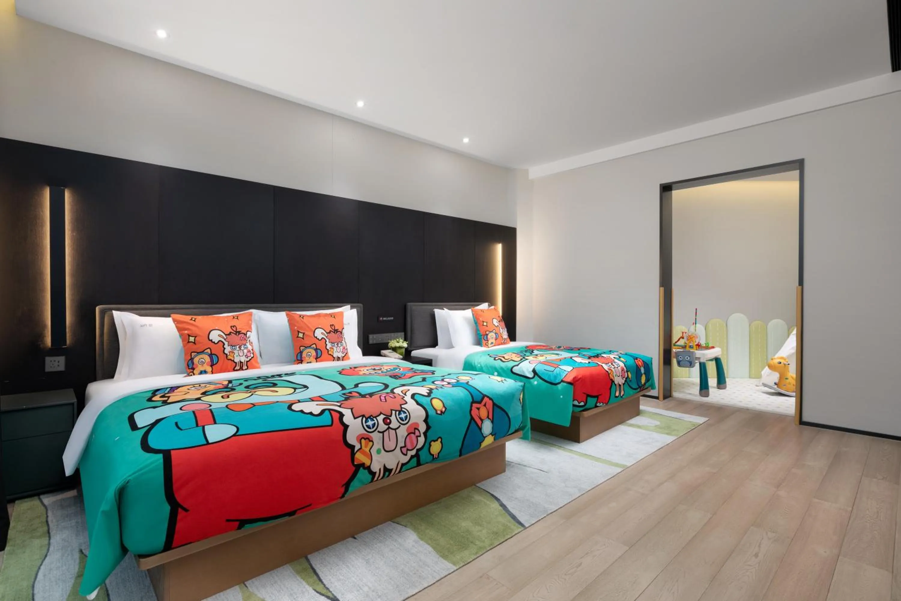 Property building in Holiday Inn Tongxiang