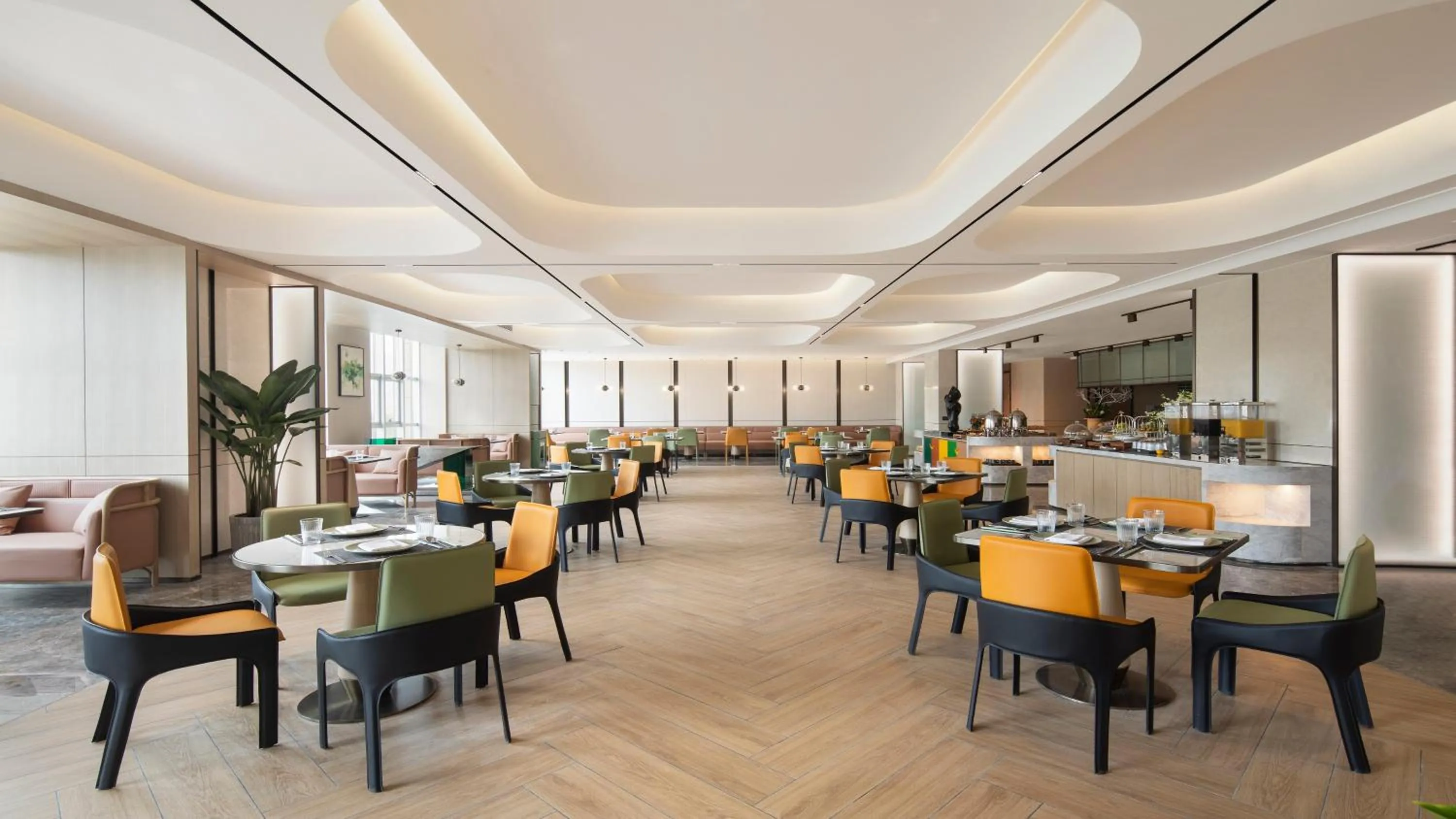 Restaurant/places to eat in Holiday Inn Tongxiang