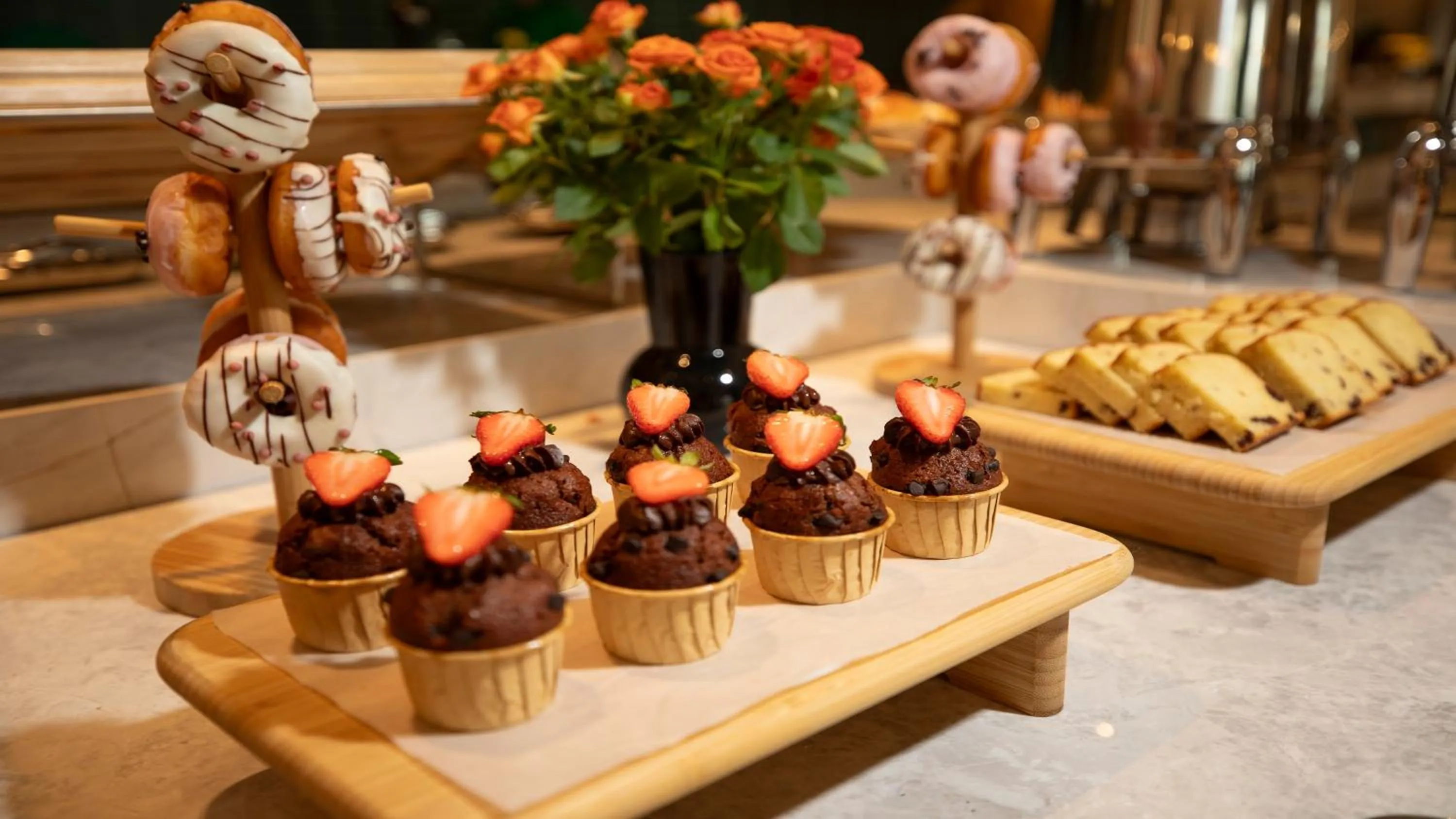 Restaurant/places to eat in Holiday Inn Tongxiang