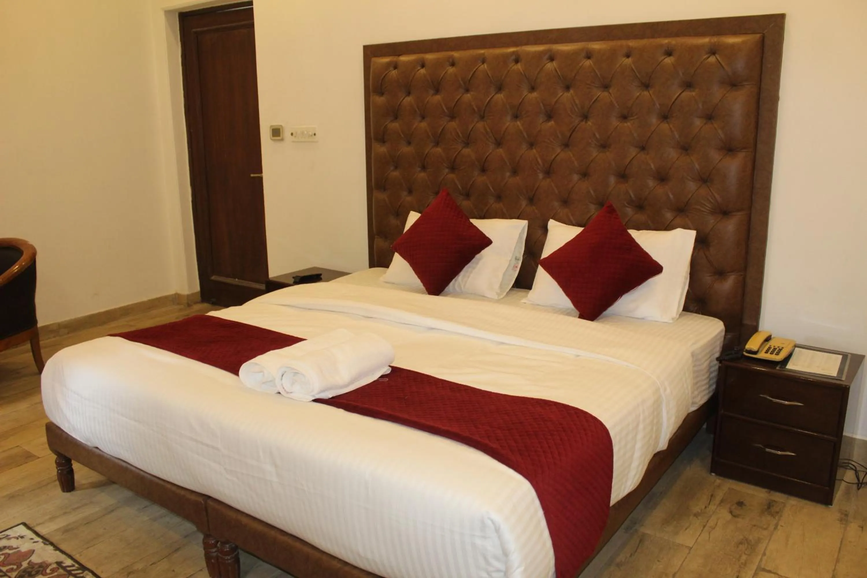 Bed in Khanna Residency