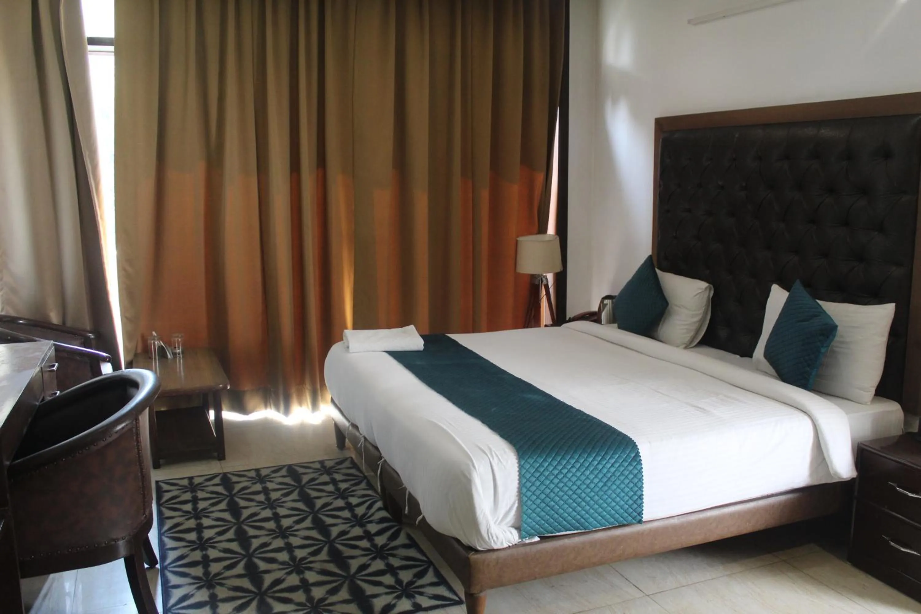 Bed in Khanna Residency