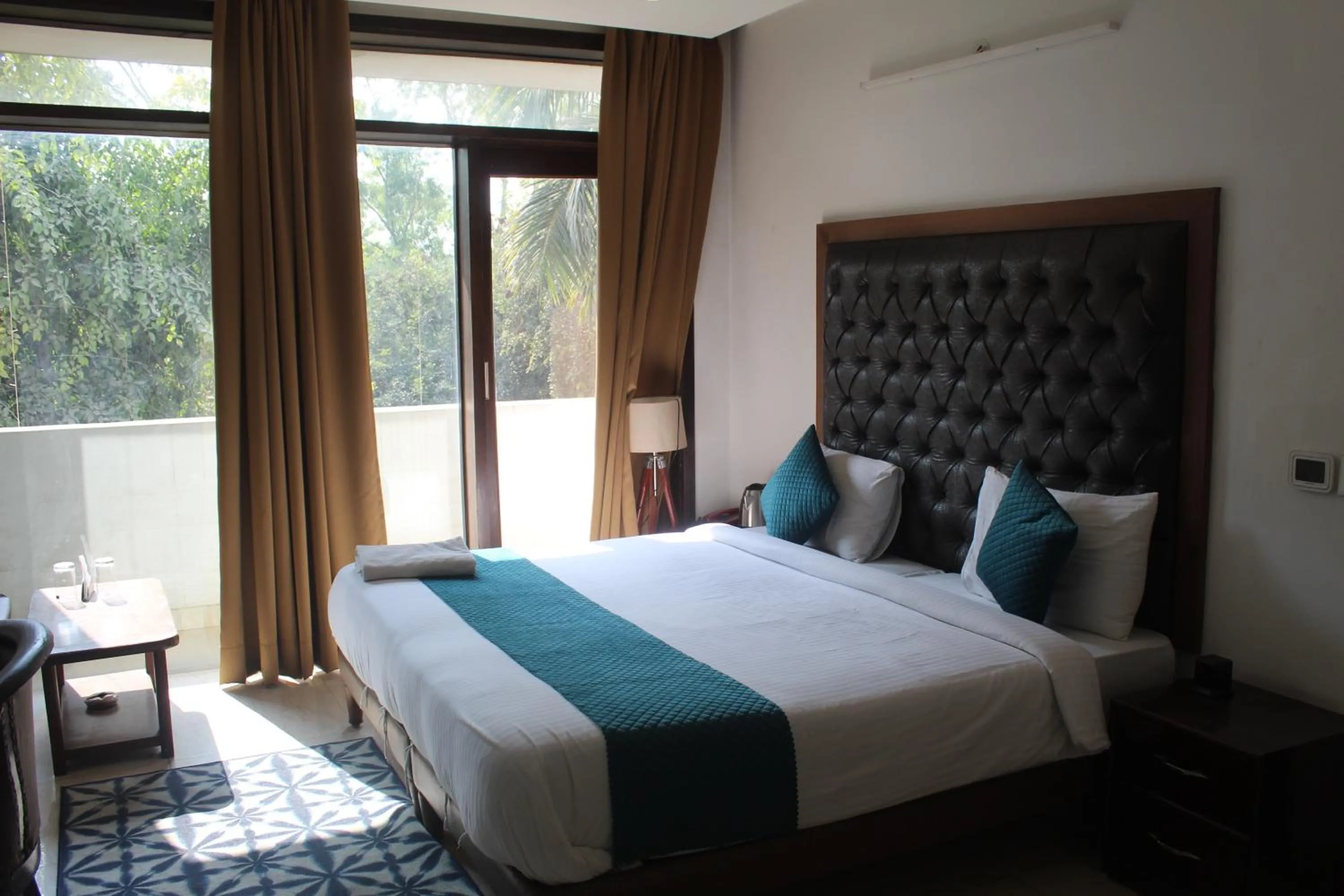 Photo of the whole room, Bed in Khanna Residency