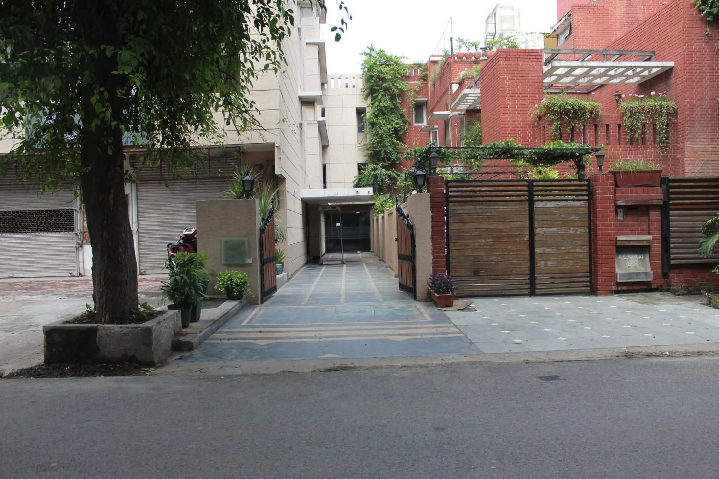 Property building in Khanna Residency