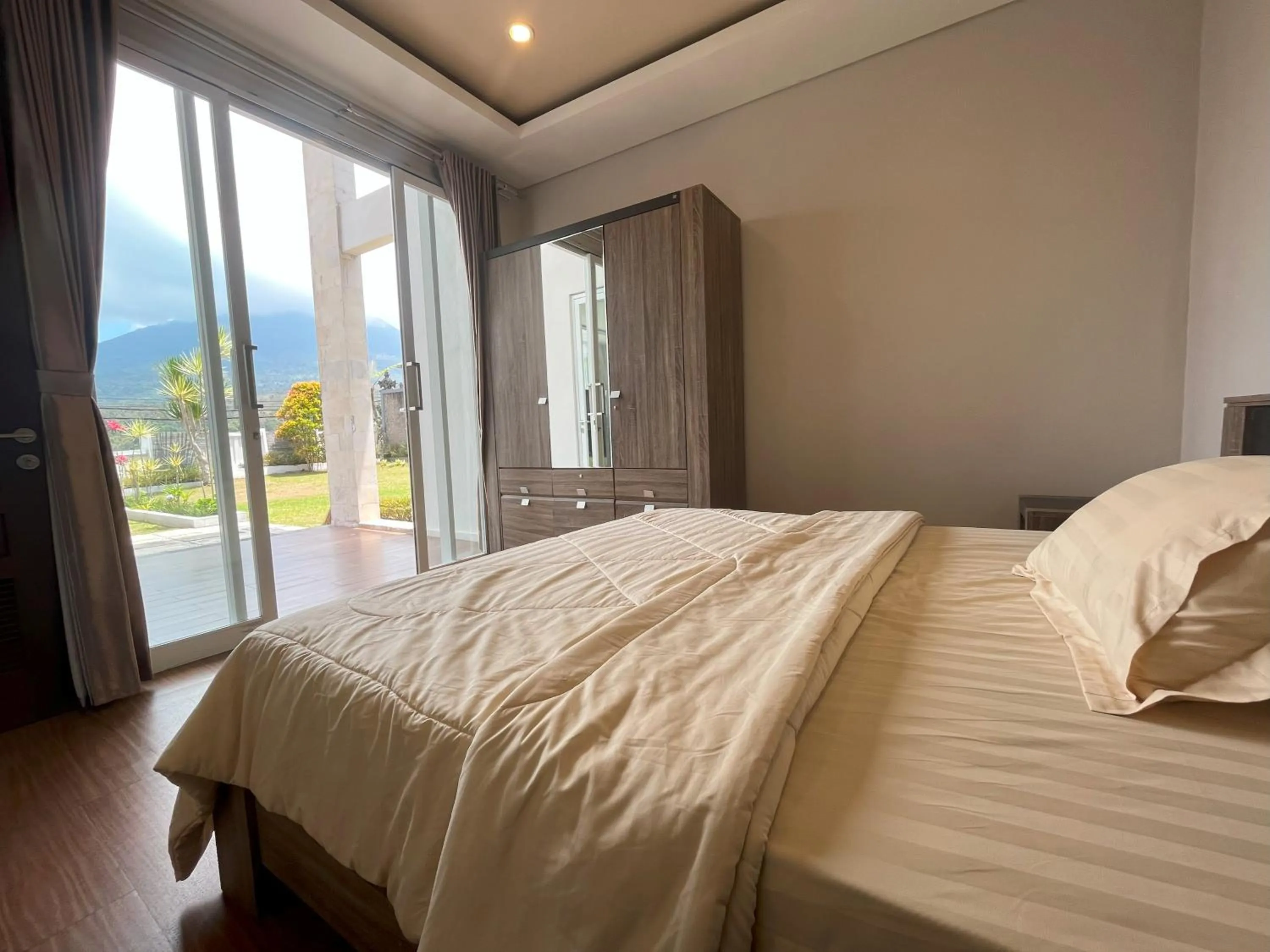 Bed in Lavender - Taman Tanda